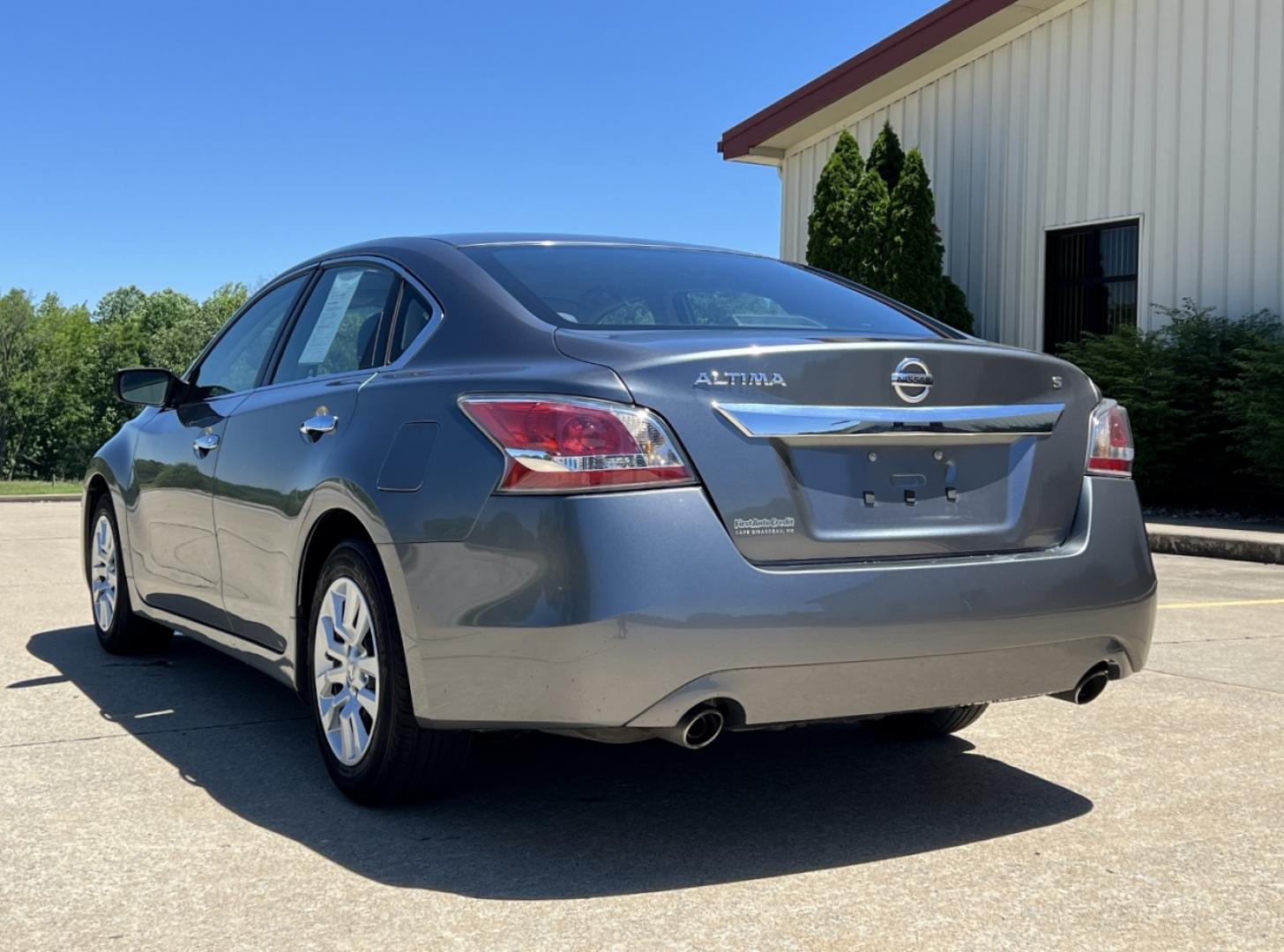 2015 GRAY /Black Cloth Nissan Altima 2.5 S (1N4AL3AP7FC) with an 2.5L 4 Cyl. engine, Continuously Variable Transmission transmission, located at 506 S. Kingshighway, Cape Girardeau, MO, 63703, (573) 235-5000, 37.294994, -89.556206 - 2015 Nissan Altima 2.5 S 128xxx miles Front Wheel Drive 2.5L 4 Cyl. Automatic Power Driver Seat Cruise Power Windows/Locks/Mirrors We have financing available and we accept trades! Fill out a credit application on our website or come by today! If you have any questions, give us a call at (5 - Photo#7