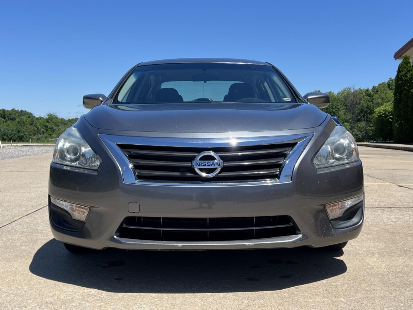 2015 GRAY /Black Cloth Nissan Altima 2.5 S (1N4AL3AP7FC) with an 2.5L 4 Cyl. engine, Continuously Variable Transmission transmission, located at 506 S. Kingshighway, Cape Girardeau, MO, 63703, (573) 235-5000, 37.294994, -89.556206 - 2015 Nissan Altima 2.5 S 128xxx miles Front Wheel Drive 2.5L 4 Cyl. Automatic Power Driver Seat Cruise Power Windows/Locks/Mirrors We have financing available and we accept trades! Fill out a credit application on our website or come by today! If you have any questions, give us a call at (5 - Photo#9