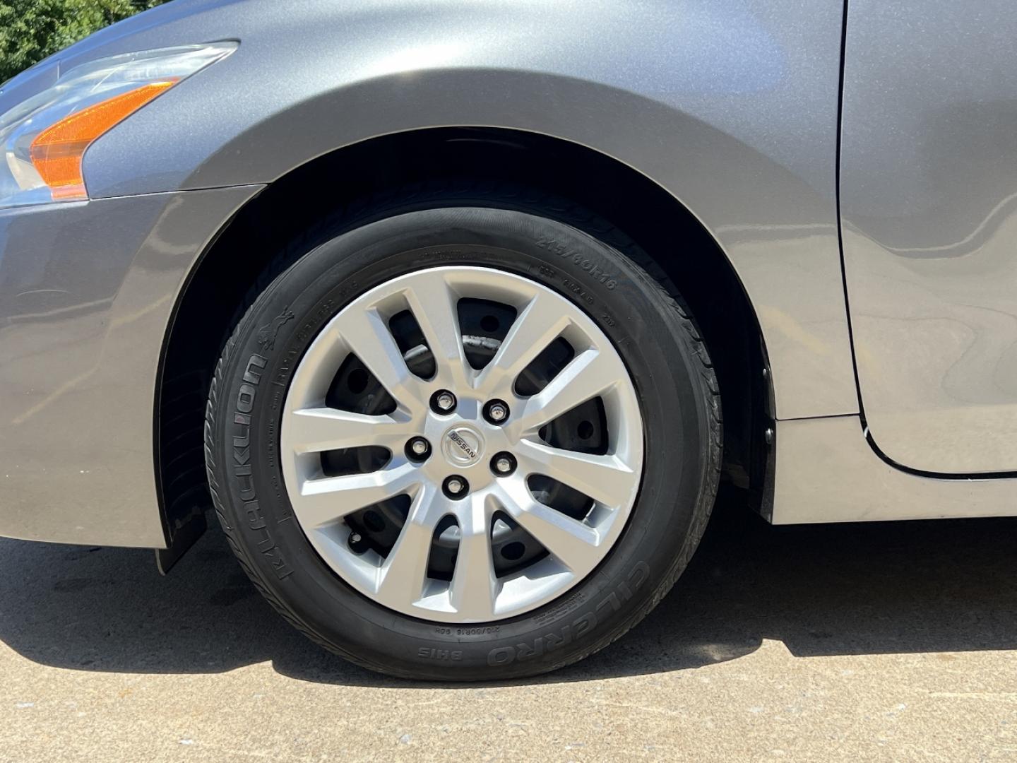 2015 GRAY /Black Cloth Nissan Altima 2.5 S (1N4AL3AP7FC) with an 2.5L 4 Cyl. engine, Continuously Variable Transmission transmission, located at 506 S. Kingshighway, Cape Girardeau, MO, 63703, (573) 235-5000, 37.294994, -89.556206 - 2015 Nissan Altima 2.5 S 128xxx miles Front Wheel Drive 2.5L 4 Cyl. Automatic Power Driver Seat Cruise Power Windows/Locks/Mirrors We have financing available and we accept trades! Fill out a credit application on our website or come by today! If you have any questions, give us a call at (5 - Photo#29