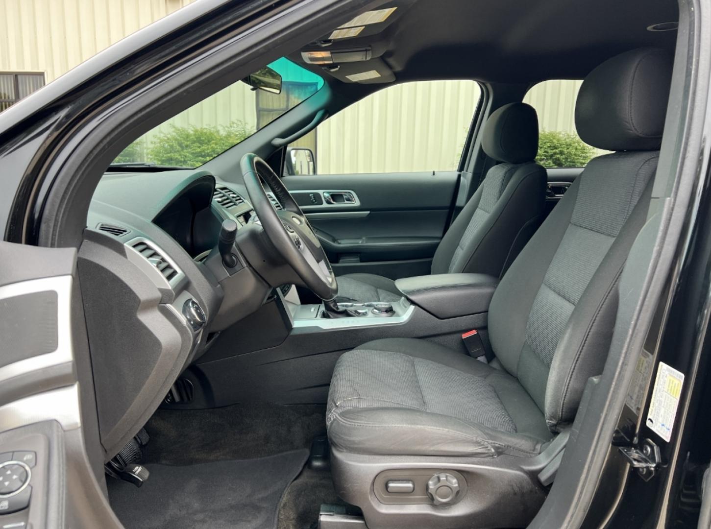 2015 BLACK /Black Cloth Ford Explorer XLT 4WD (1FM5K8D85FG) with an 3.5L V6 engine, Automatic transmission, located at 506 S. Kingshighway, Cape Girardeau, MO, 63703, (573) 235-5000, 37.294994, -89.556206 - 2015 Ford Explorer XLT Only 84xxx miles 4 Wheel Drive 3.5L V6 Automatic 3rd Row Power Seats Bluetooth Cruise Power Windows/Locks/Mirrors We have financing available and we accept trades! Fill out a credit application on our website or come by today! If you have any questions, give us a ca - Photo#11