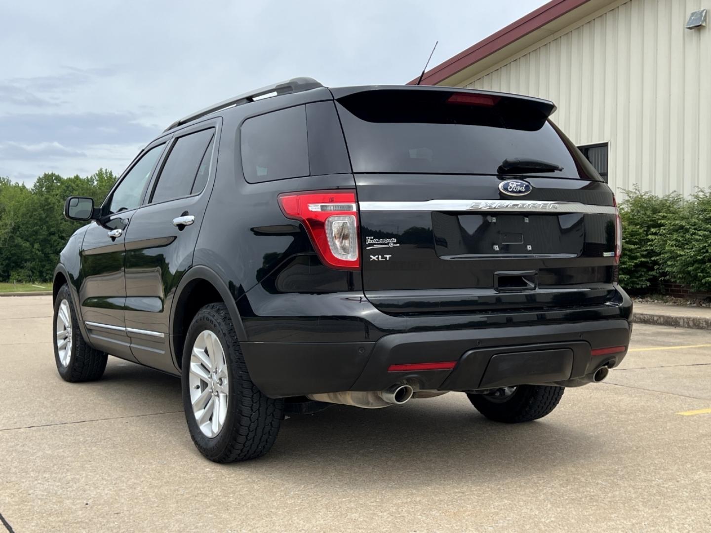 2015 BLACK /Black Cloth Ford Explorer XLT 4WD (1FM5K8D85FG) with an 3.5L V6 engine, Automatic transmission, located at 506 S. Kingshighway, Cape Girardeau, MO, 63703, (573) 235-5000, 37.294994, -89.556206 - 2015 Ford Explorer XLT Only 84xxx miles 4 Wheel Drive 3.5L V6 Automatic 3rd Row Power Seats Bluetooth Cruise Power Windows/Locks/Mirrors We have financing available and we accept trades! Fill out a credit application on our website or come by today! If you have any questions, give us a ca - Photo#7