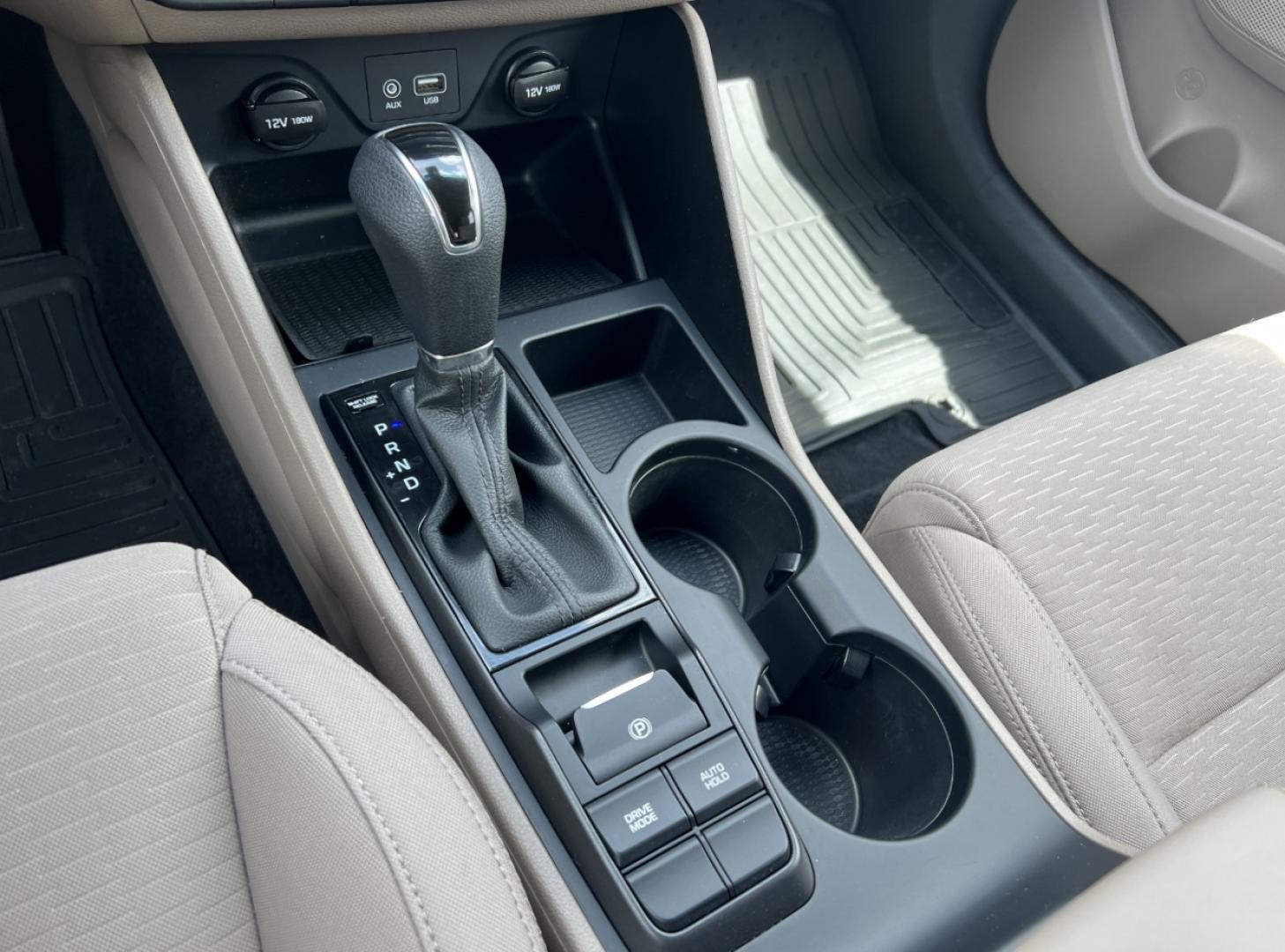 2020 WHITE /Tan Cloth Hyundai Tucson SEL (KM8J33AL8LU) with an 2.4L 4 Cyl. engine, Automatic transmission, located at 506 S. Kingshighway, Cape Girardeau, MO, 63703, (573) 235-5000, 37.294994, -89.556206 - 2020 Hyundai Tucson SEL 64xxx miles Front Wheel Drive 2.4L 4 Cyl. Automatic Backup Camera Power Driver Seat Heated Seats Bluetooth Cruise Power Windows/Locks/Mirrors We have financing available and we accept trades! Fill out a credit application on our website or come by today! If you ha - Photo#23