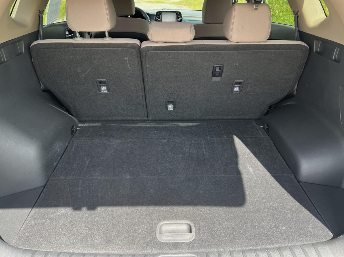 2020 WHITE /Tan Cloth Hyundai Tucson SEL (KM8J33AL8LU) with an 2.4L 4 Cyl. engine, Automatic transmission, located at 506 S. Kingshighway, Cape Girardeau, MO, 63703, (573) 235-5000, 37.294994, -89.556206 - 2020 Hyundai Tucson SEL 64xxx miles Front Wheel Drive 2.4L 4 Cyl. Automatic Backup Camera Power Driver Seat Heated Seats Bluetooth Cruise Power Windows/Locks/Mirrors We have financing available and we accept trades! Fill out a credit application on our website or come by today! If you ha - Photo#19