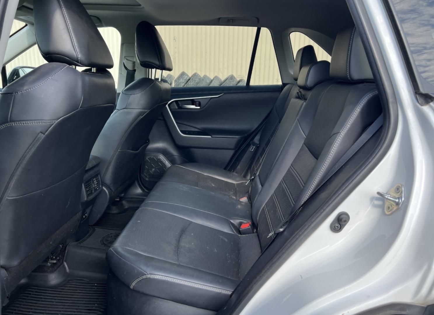 2019 WHITE /Black Leather Toyota RAV4 Hybrid Limited (2T3DWRFV7KW) with an 2.5L 4 Cyl. Hybrid engine, CVT transmission, located at 2990 Old Orchard Rd., Jackson, MO, 63755, 37.354214, -89.612106 - We have financing available and we accept trades! Fill out a credit application on our website or come by today! If you have any questions, give us a call at (573) 204-7777 or visit our website at firstautocredit.com. - Photo#8