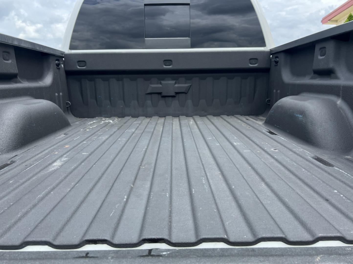 2016 WHITE /Brown Leather Chevrolet Silverado 1500 High Country Crew Cab Short Box 4WD (3GCUKTECXGG) with an 5.3L V8 engine, Automatic transmission, located at 506 S. Kingshighway, Cape Girardeau, MO, 63703, (573) 235-5000, 37.294994, -89.556206 - 2016 Chevrolet Silverado 1500 High Country 152xxx miles 4x4 5.3L V8 Automatic Leather Navigation Power/Heated/Cooled Seats Heated Steering Wheel Backup Camera Sunroof Bluetooth Remote Start Cruise Power Windows/Locks/Mirrors We have financing available and we accept trades! Fill out a - Photo#23