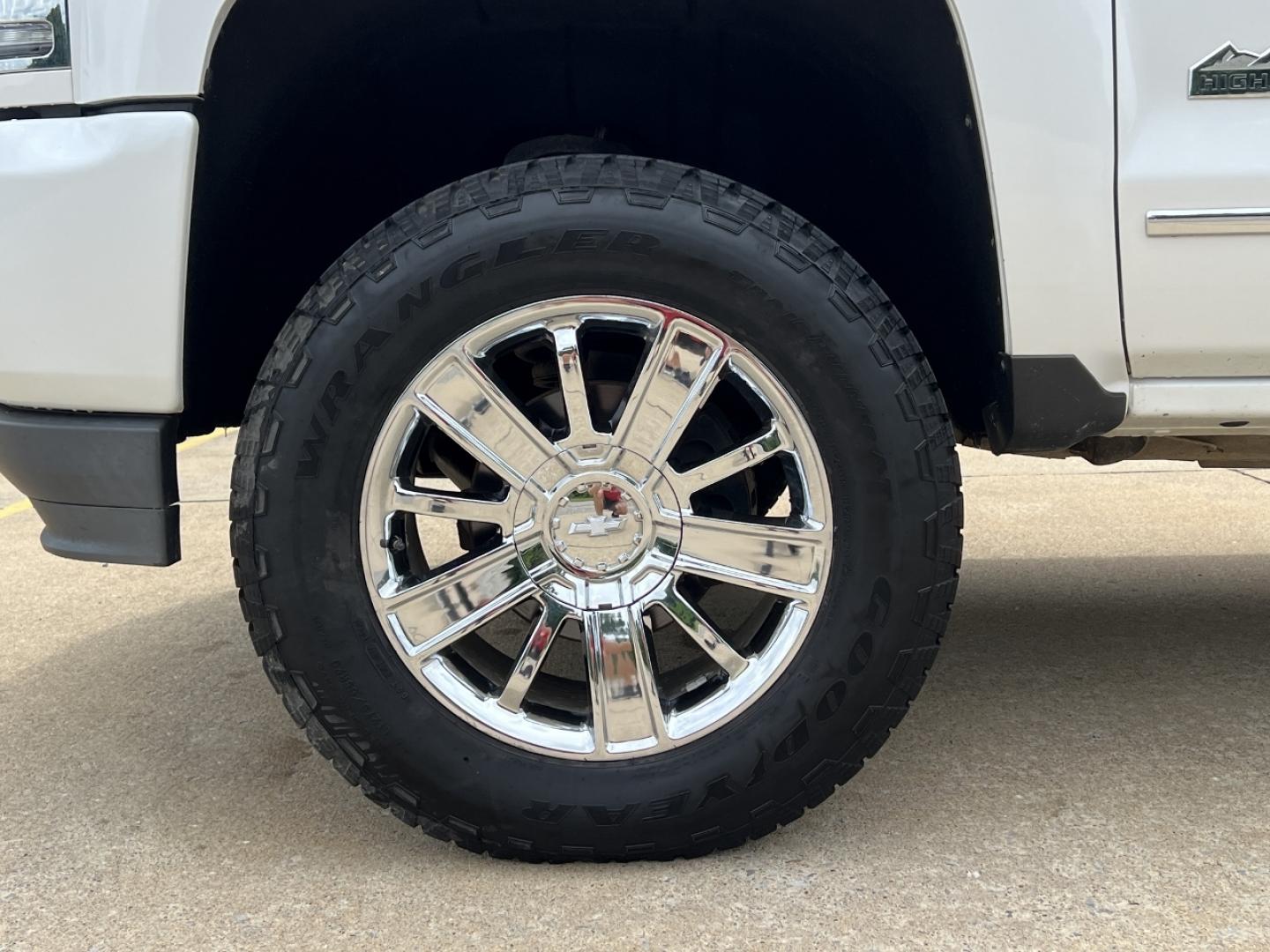 2016 WHITE /Brown Leather Chevrolet Silverado 1500 High Country Crew Cab Short Box 4WD (3GCUKTECXGG) with an 5.3L V8 engine, Automatic transmission, located at 506 S. Kingshighway, Cape Girardeau, MO, 63703, (573) 235-5000, 37.294994, -89.556206 - 2016 Chevrolet Silverado 1500 High Country 152xxx miles 4x4 5.3L V8 Automatic Leather Navigation Power/Heated/Cooled Seats Heated Steering Wheel Backup Camera Sunroof Bluetooth Remote Start Cruise Power Windows/Locks/Mirrors We have financing available and we accept trades! Fill out a - Photo#36