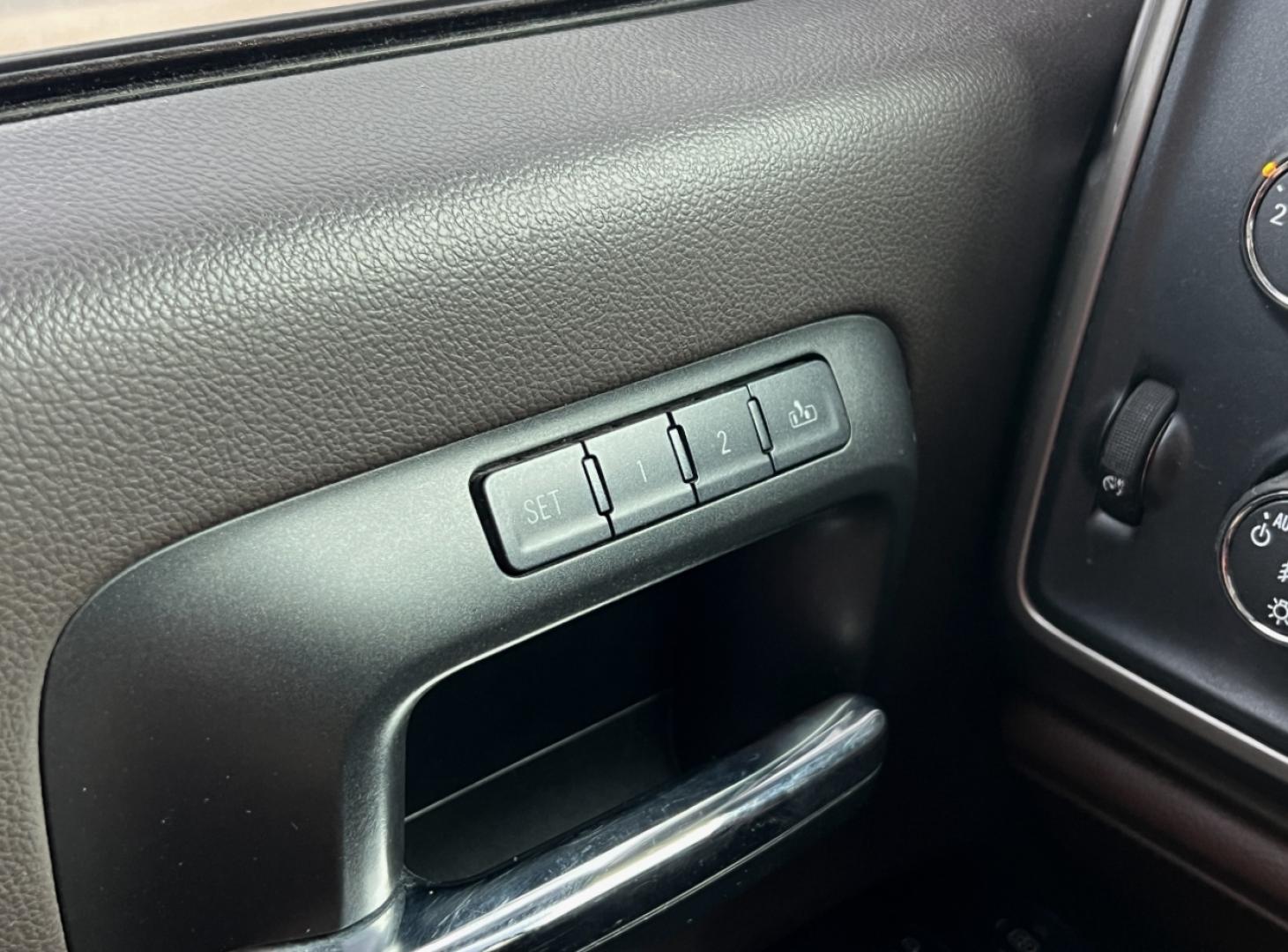 2016 WHITE /Brown Leather Chevrolet Silverado 1500 High Country Crew Cab Short Box 4WD (3GCUKTECXGG) with an 5.3L V8 engine, Automatic transmission, located at 506 S. Kingshighway, Cape Girardeau, MO, 63703, (573) 235-5000, 37.294994, -89.556206 - 2016 Chevrolet Silverado 1500 High Country 152xxx miles 4x4 5.3L V8 Automatic Leather Navigation Power/Heated/Cooled Seats Heated Steering Wheel Backup Camera Sunroof Bluetooth Remote Start Cruise Power Windows/Locks/Mirrors We have financing available and we accept trades! Fill out a - Photo#31