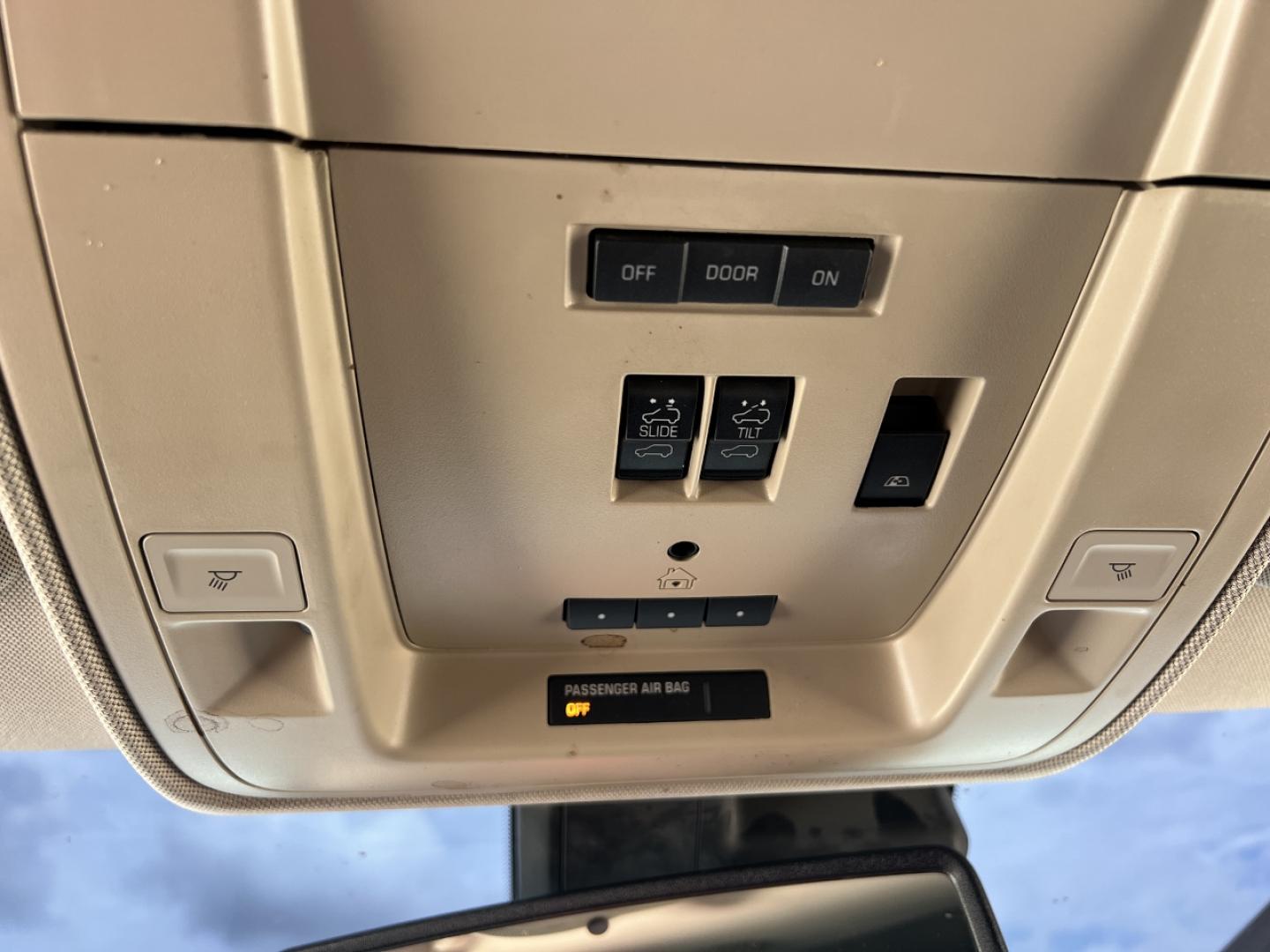 2016 WHITE /Brown Leather Chevrolet Silverado 1500 High Country Crew Cab Short Box 4WD (3GCUKTECXGG) with an 5.3L V8 engine, Automatic transmission, located at 506 S. Kingshighway, Cape Girardeau, MO, 63703, (573) 235-5000, 37.294994, -89.556206 - 2016 Chevrolet Silverado 1500 High Country 152xxx miles 4x4 5.3L V8 Automatic Leather Navigation Power/Heated/Cooled Seats Heated Steering Wheel Backup Camera Sunroof Bluetooth Remote Start Cruise Power Windows/Locks/Mirrors We have financing available and we accept trades! Fill out a - Photo#32