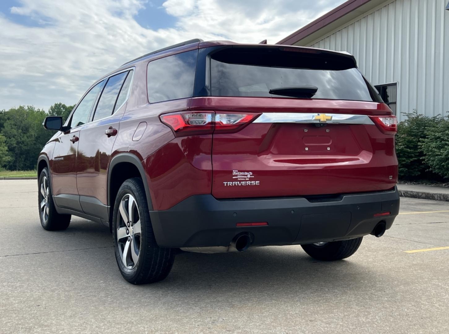 2019 MAROON /Black Leather Chevrolet Traverse LT Leather FWD (1GNERHKW0KJ) with an 3.6L V6 engine, Automatic transmission, located at 2990 Old Orchard Rd., Jackson, MO, 63755, 37.354214, -89.612106 - 2019 Chevrolet Traverse LT Local 1-Owner 157xxx miles Front Wheel Drive 3.6L V6 Automatic Leather 3rd Row Navigation Power/Heated Seats Backup Camera Bluetooth Remote Start Cruise Power Windows/Locks/Mirrors We have financing available and we accept trades! Fill out a credit applicati - Photo#11