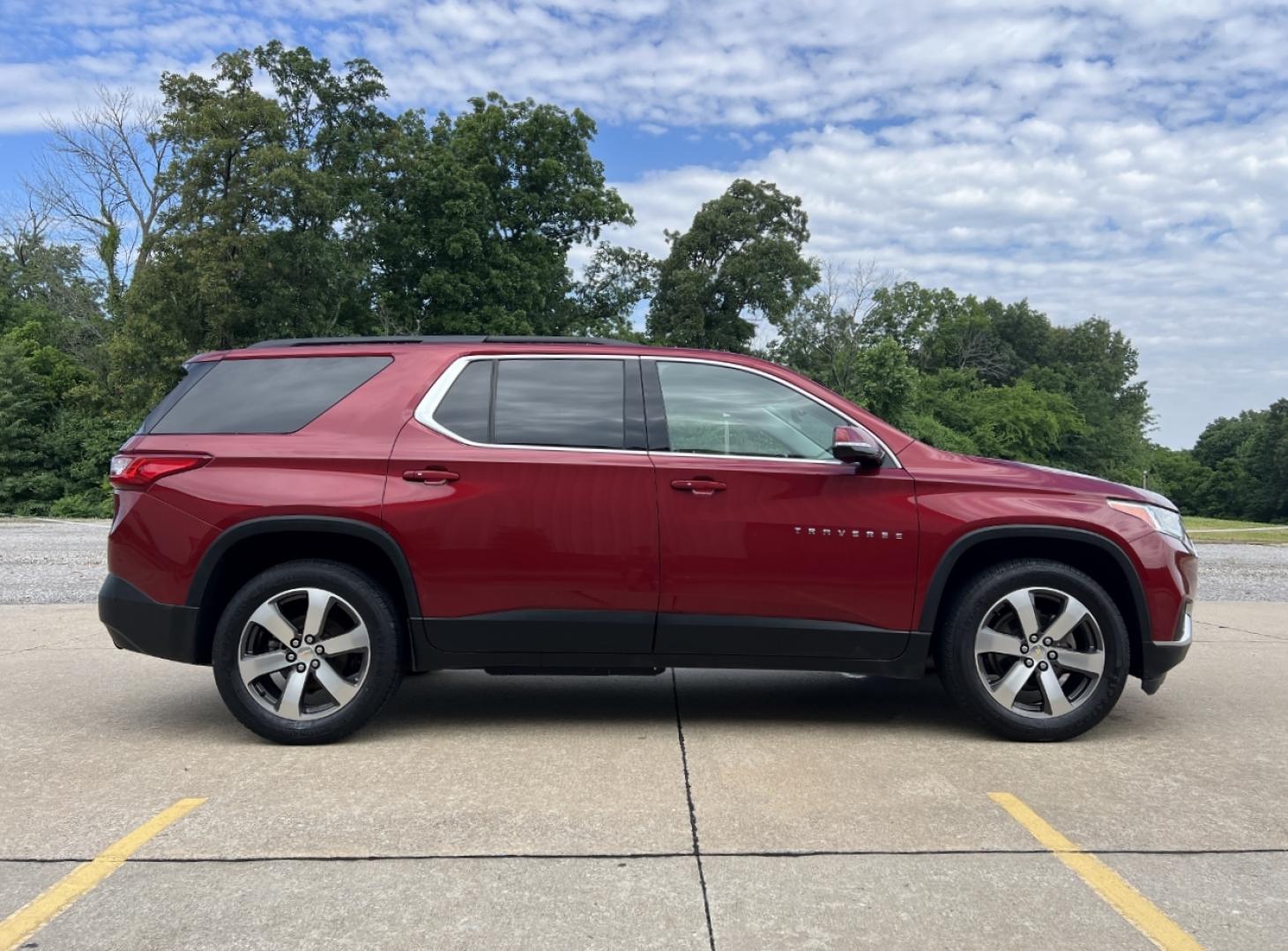 2019 MAROON /Black Leather Chevrolet Traverse LT Leather FWD (1GNERHKW0KJ) with an 3.6L V6 engine, Automatic transmission, located at 2990 Old Orchard Rd., Jackson, MO, 63755, 37.354214, -89.612106 - 2019 Chevrolet Traverse LT Local 1-Owner 157xxx miles Front Wheel Drive 3.6L V6 Automatic Leather 3rd Row Navigation Power/Heated Seats Backup Camera Bluetooth Remote Start Cruise Power Windows/Locks/Mirrors We have financing available and we accept trades! Fill out a credit applicati - Photo#9