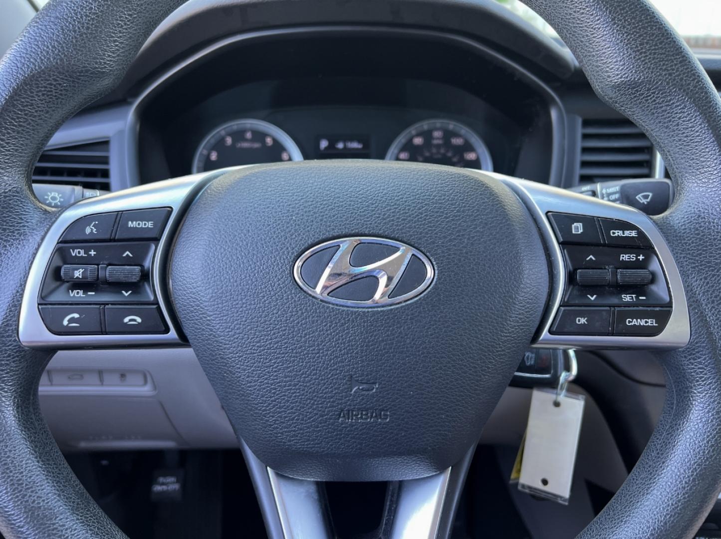 2019 WHITE /Tan Cloth Hyundai Sonata SE (5NPE24AF3KH) with an 2.4L 4 Cyl. engine, Automatic transmission, located at 506 S. Kingshighway, Cape Girardeau, MO, 63703, (573) 235-5000, 37.294994, -89.556206 - 2019 Hyundai Sonata SE 1-Owner 97xxx miles Front Wheel Drive 2.4L 4 Cyl. Automatic Backup Camera Bluetooth Cruise Power Windows/Locks/Mirrors We have financing available and we accept trades! Fill out a credit application on our website or come by today! If you have any questions, give us - Photo#19