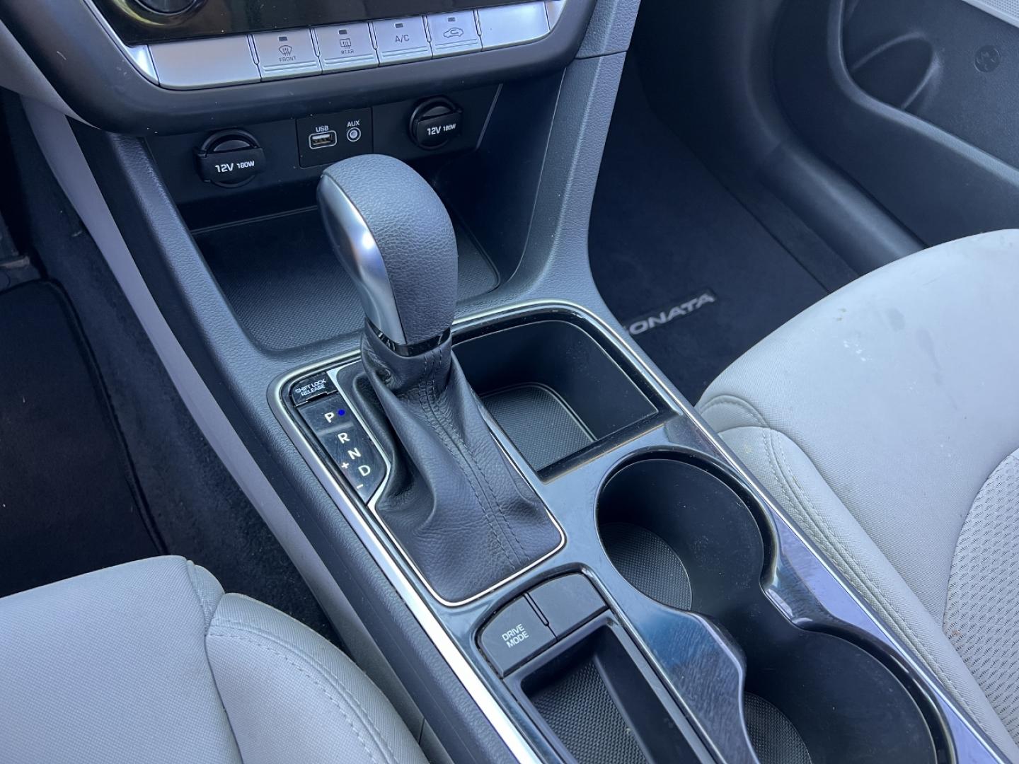 2019 WHITE /Tan Cloth Hyundai Sonata SE (5NPE24AF3KH) with an 2.4L 4 Cyl. engine, Automatic transmission, located at 506 S. Kingshighway, Cape Girardeau, MO, 63703, (573) 235-5000, 37.294994, -89.556206 - 2019 Hyundai Sonata SE 1-Owner 97xxx miles Front Wheel Drive 2.4L 4 Cyl. Automatic Backup Camera Bluetooth Cruise Power Windows/Locks/Mirrors We have financing available and we accept trades! Fill out a credit application on our website or come by today! If you have any questions, give us - Photo#20