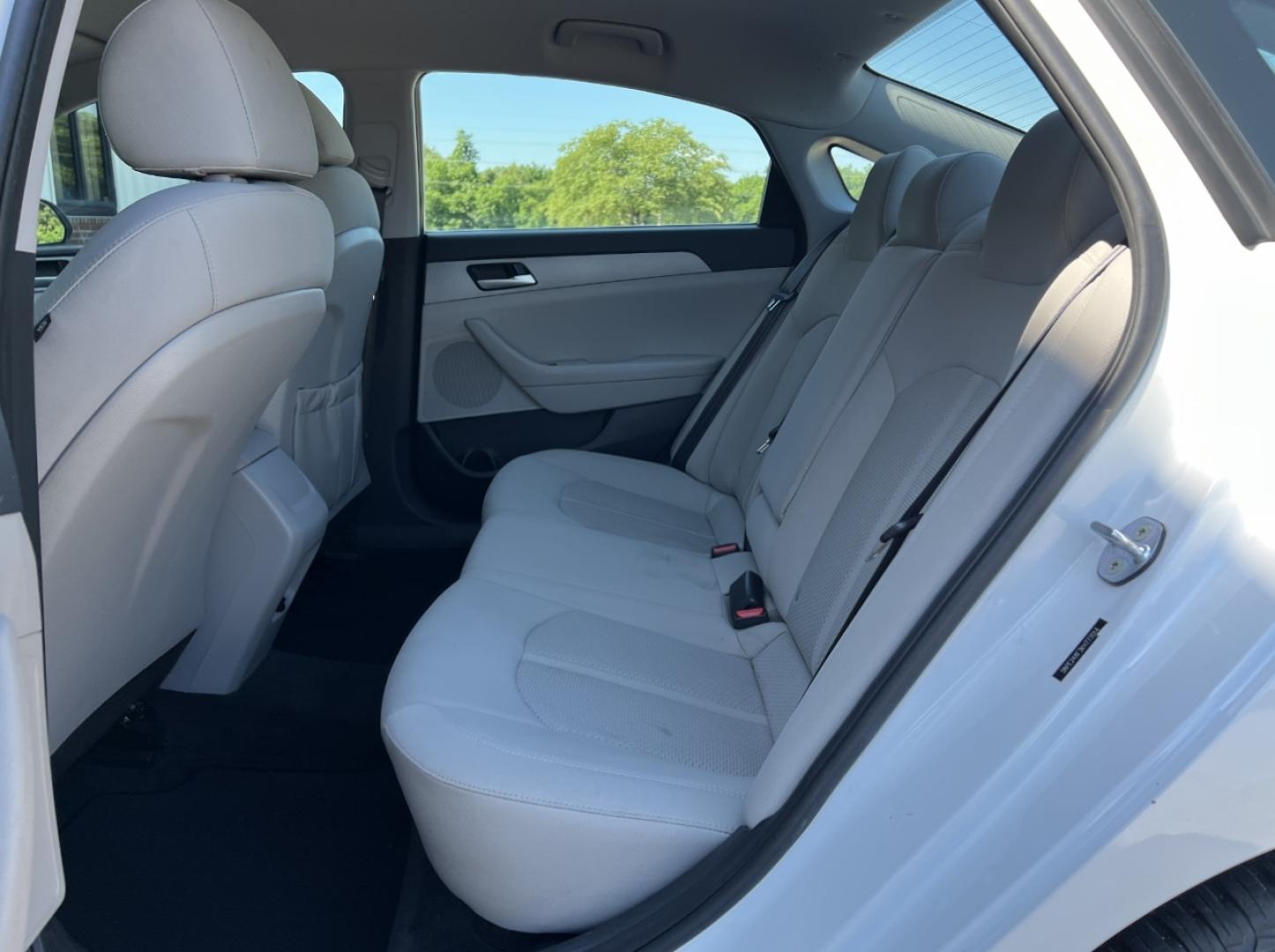 2019 WHITE /Tan Cloth Hyundai Sonata SE (5NPE24AF3KH) with an 2.4L 4 Cyl. engine, Automatic transmission, located at 506 S. Kingshighway, Cape Girardeau, MO, 63703, (573) 235-5000, 37.294994, -89.556206 - 2019 Hyundai Sonata SE 1-Owner 97xxx miles Front Wheel Drive 2.4L 4 Cyl. Automatic Backup Camera Bluetooth Cruise Power Windows/Locks/Mirrors We have financing available and we accept trades! Fill out a credit application on our website or come by today! If you have any questions, give us - Photo#14