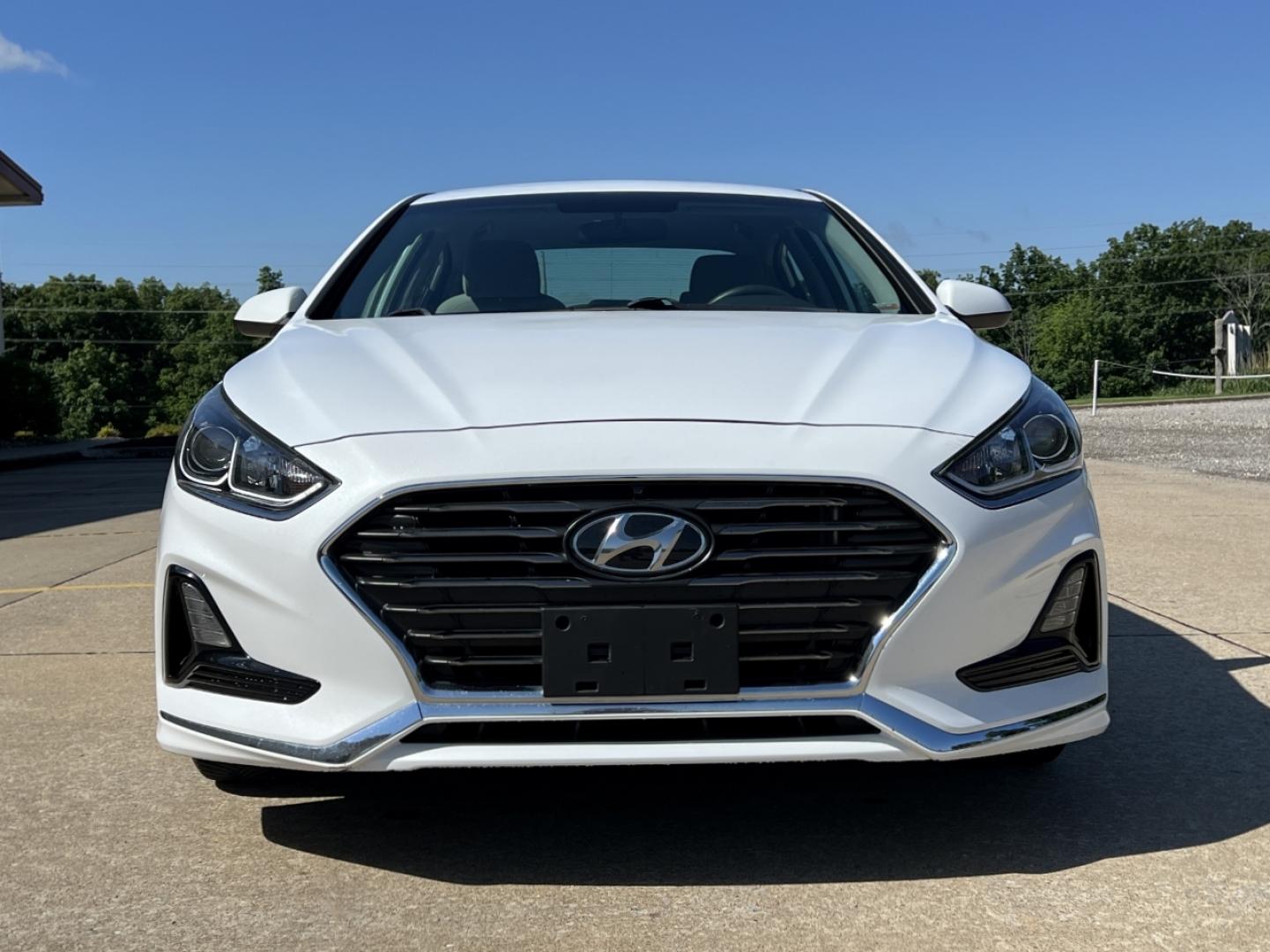 2019 WHITE /Tan Cloth Hyundai Sonata SE (5NPE24AF3KH) with an 2.4L 4 Cyl. engine, Automatic transmission, located at 506 S. Kingshighway, Cape Girardeau, MO, 63703, (573) 235-5000, 37.294994, -89.556206 - 2019 Hyundai Sonata SE 1-Owner 97xxx miles Front Wheel Drive 2.4L 4 Cyl. Automatic Backup Camera Bluetooth Cruise Power Windows/Locks/Mirrors We have financing available and we accept trades! Fill out a credit application on our website or come by today! If you have any questions, give us - Photo#9
