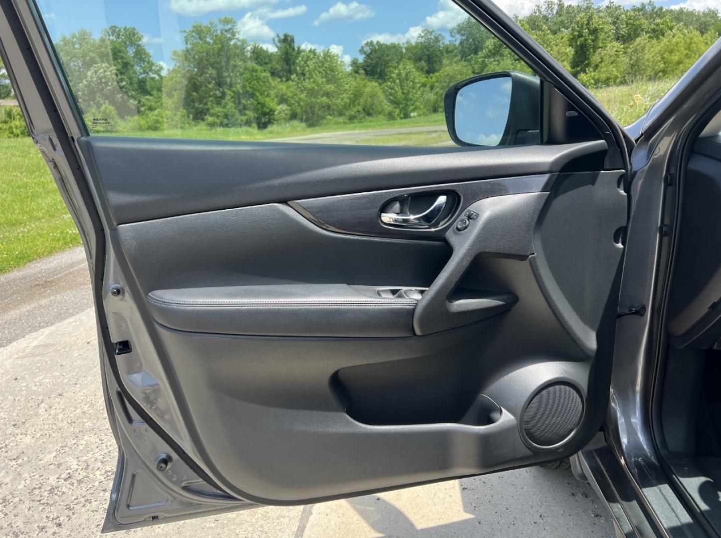 2017 GRAY /Black Cloth Nissan Rogue SV 2WD (5N1AT2MTXHC) with an 2.5L 4 Cyl. engine, CVT transmission, located at 506 S. Kingshighway, Cape Girardeau, MO, 63703, (573) 235-5000, 37.294994, -89.556206 - 2017 Nissan Rogue SV Only 72xxx miles Front Wheel Drive 2.5L 4 Cyl. Automatic Backup Camera Power Driver Seat Heated Seats Sunroof Remote Start Cruise Power Windows/Locks/Mirrors We have financing available and we accept trades! Fill out a credit application on our website or come by tod - Photo#14