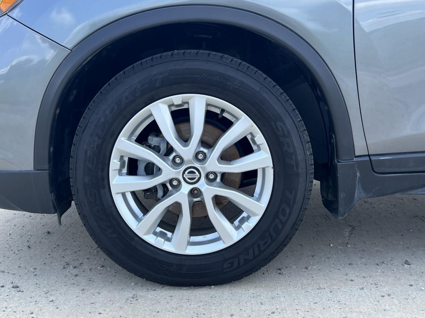 2017 GRAY /Black Cloth Nissan Rogue SV 2WD (5N1AT2MTXHC) with an 2.5L 4 Cyl. engine, CVT transmission, located at 506 S. Kingshighway, Cape Girardeau, MO, 63703, (573) 235-5000, 37.294994, -89.556206 - 2017 Nissan Rogue SV Only 72xxx miles Front Wheel Drive 2.5L 4 Cyl. Automatic Backup Camera Power Driver Seat Heated Seats Sunroof Remote Start Cruise Power Windows/Locks/Mirrors We have financing available and we accept trades! Fill out a credit application on our website or come by tod - Photo#37