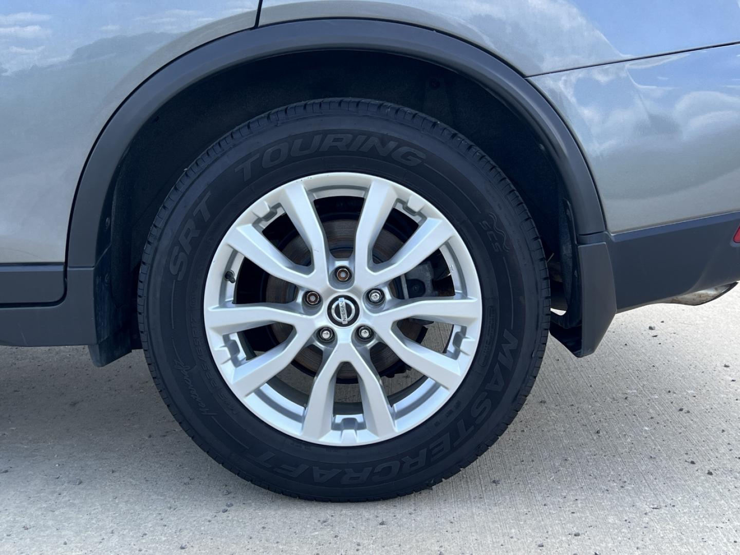 2017 GRAY /Black Cloth Nissan Rogue SV 2WD (5N1AT2MTXHC) with an 2.5L 4 Cyl. engine, CVT transmission, located at 506 S. Kingshighway, Cape Girardeau, MO, 63703, (573) 235-5000, 37.294994, -89.556206 - 2017 Nissan Rogue SV Only 72xxx miles Front Wheel Drive 2.5L 4 Cyl. Automatic Backup Camera Power Driver Seat Heated Seats Sunroof Remote Start Cruise Power Windows/Locks/Mirrors We have financing available and we accept trades! Fill out a credit application on our website or come by tod - Photo#39