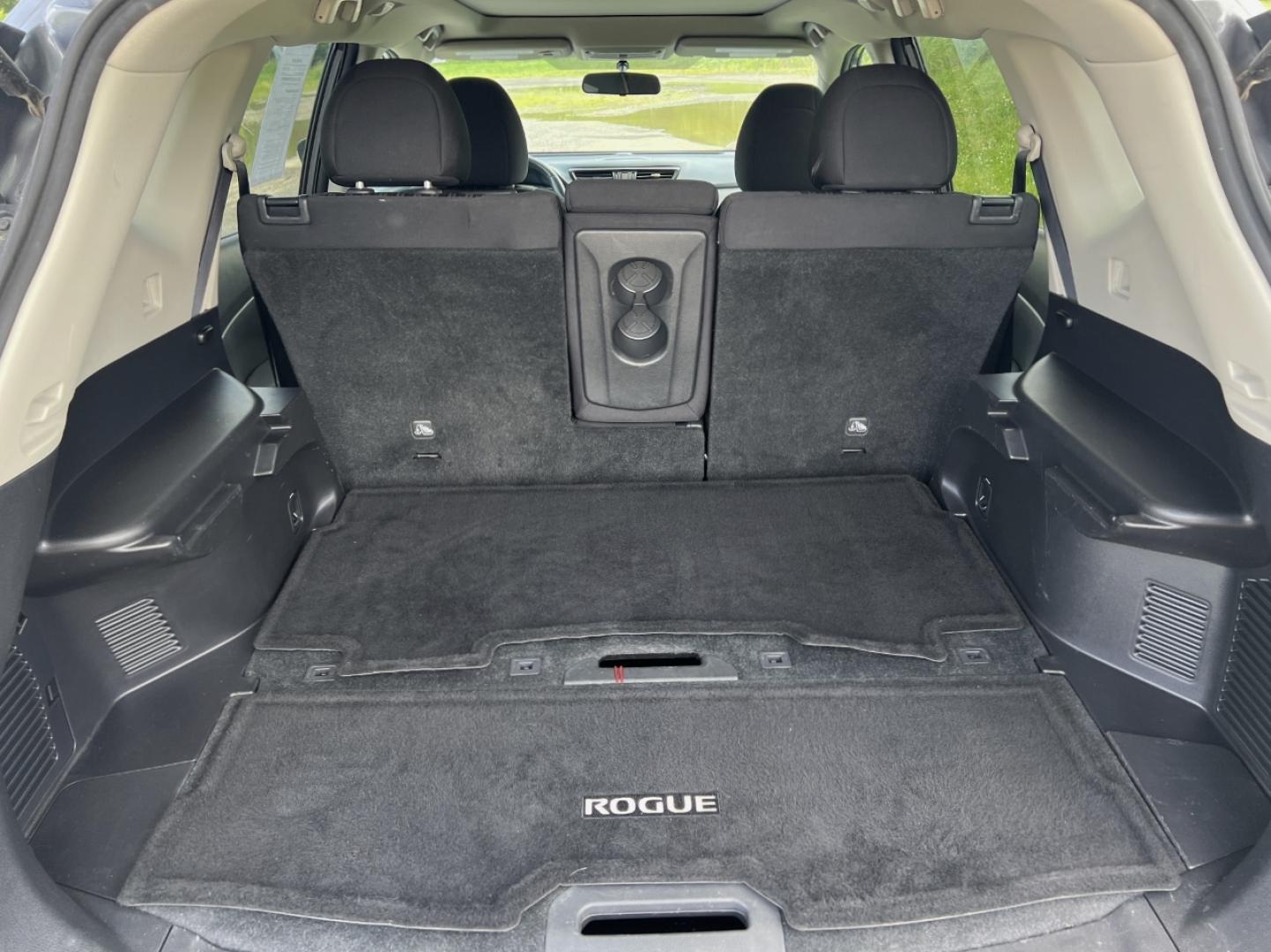2017 GRAY /Black Cloth Nissan Rogue SV 2WD (5N1AT2MTXHC) with an 2.5L 4 Cyl. engine, CVT transmission, located at 506 S. Kingshighway, Cape Girardeau, MO, 63703, (573) 235-5000, 37.294994, -89.556206 - 2017 Nissan Rogue SV Only 72xxx miles Front Wheel Drive 2.5L 4 Cyl. Automatic Backup Camera Power Driver Seat Heated Seats Sunroof Remote Start Cruise Power Windows/Locks/Mirrors We have financing available and we accept trades! Fill out a credit application on our website or come by tod - Photo#21
