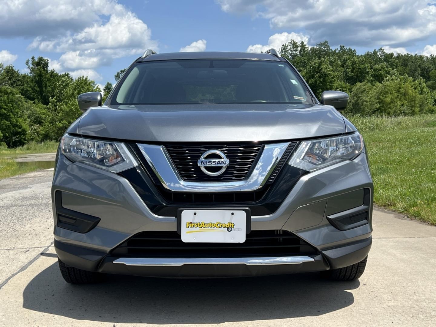 2017 GRAY /Black Cloth Nissan Rogue SV 2WD (5N1AT2MTXHC) with an 2.5L 4 Cyl. engine, CVT transmission, located at 506 S. Kingshighway, Cape Girardeau, MO, 63703, (573) 235-5000, 37.294994, -89.556206 - 2017 Nissan Rogue SV Only 72xxx miles Front Wheel Drive 2.5L 4 Cyl. Automatic Backup Camera Power Driver Seat Heated Seats Sunroof Remote Start Cruise Power Windows/Locks/Mirrors We have financing available and we accept trades! Fill out a credit application on our website or come by tod - Photo#13