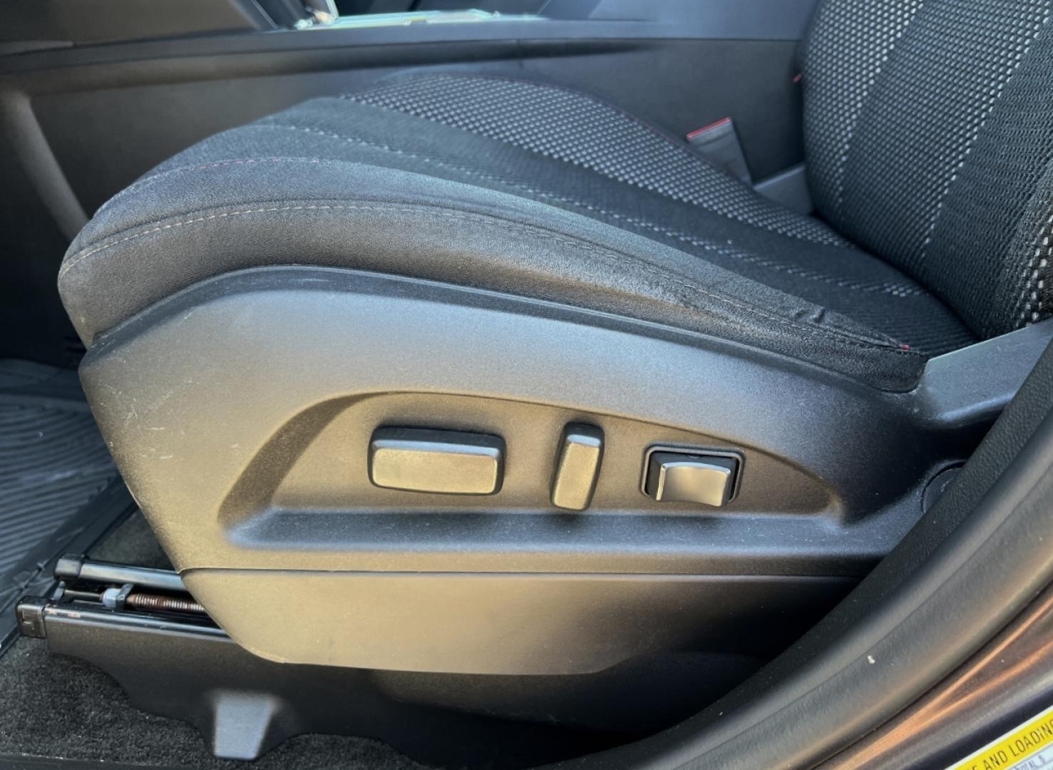 2015 GRAY /Black Cloth GMC Terrain SLE2 FWD (2GKALREK9F6) with an 2.4L 4 Cyl. engine, Automatic transmission, located at 2990 Old Orchard Rd., Jackson, MO, 63755, 37.354214, -89.612106 - 2015 GMC Terrain SLE 171xxx miles Front Wheel Drive 2.4L 4 Cyl. Automatic Backup Camera Power Driver Seat Heated Seats Bluetooth Remote Start Cruise Power Windows/Locks/Mirrors We have financing available and we accept trades! Fill out a credit application on our website or come by today - Photo#4