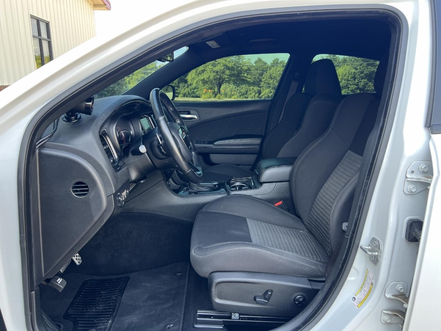 2019 WHITE /Black Cloth Dodge Charger R/T (2C3CDXCT6KH) with an 5.7L V8 engine, Automatic transmission, located at 2990 Old Orchard Rd., Jackson, MO, 63755, 37.354214, -89.612106 - 2019 Dodge Charger R/T 87xxx miles Rear Wheel Drive 5.7L V8 Automatic Navigation Backup Camera Power Driver Seat Heated Seats Heated Steering Wheel Bluetooth Remote Start Cruise Power Windows/Locks/Mirrors We have financing available and we accept trades! Fill out a credit application - Photo#15