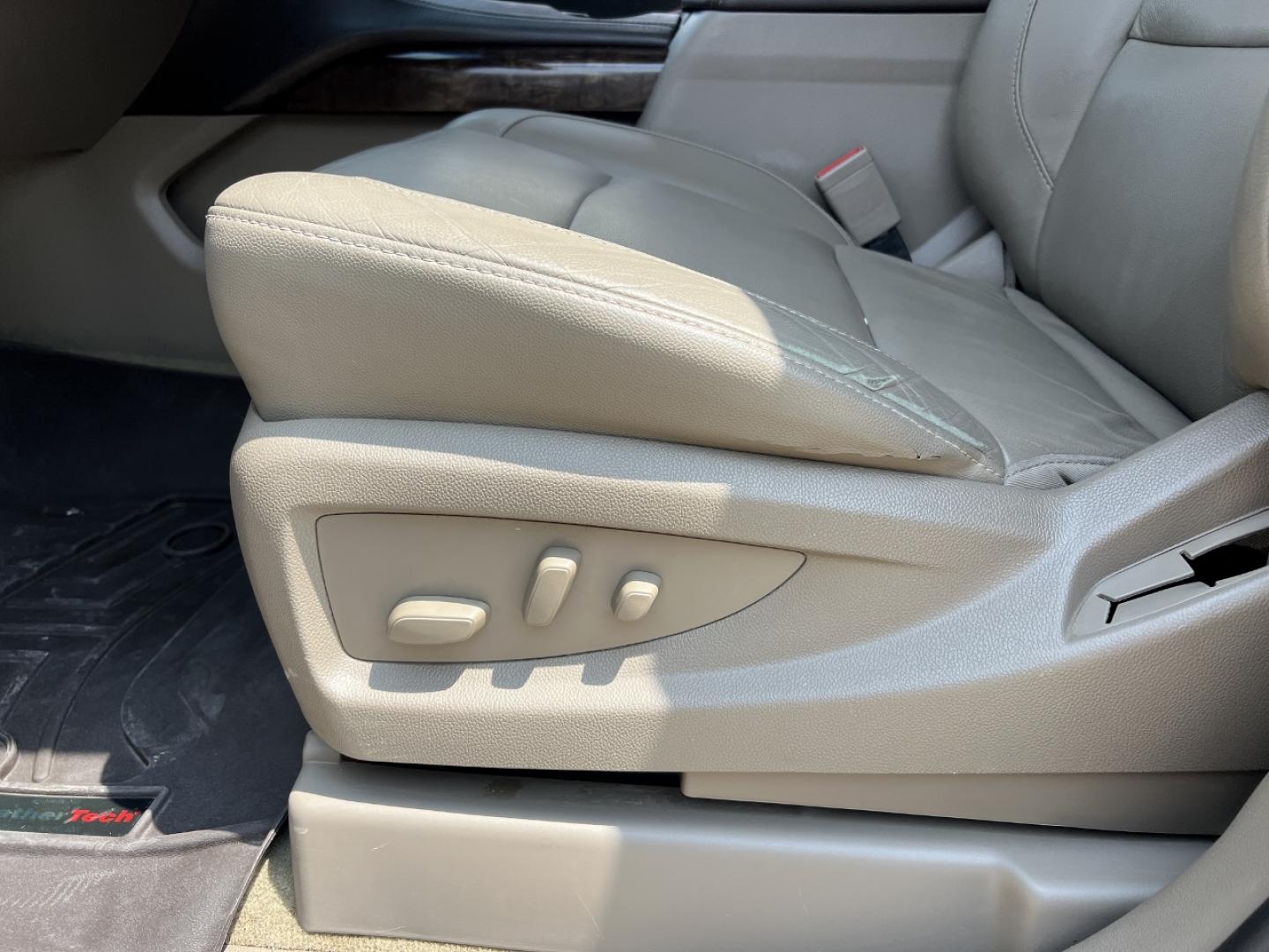 2017 GOLD /Tan Leather Chevrolet Tahoe LT 4WD (1GNSKBKC3HR) with an 5.3L V8 engine, Automatic transmission, located at 2990 Old Orchard Rd., Jackson, MO, 63755, 37.354214, -89.612106 - 2017 Chevrolet Tahoe 1500 LT 158xxx miles 4 Wheel Drive 5.3L V8 Automatic Leather 3rd Row Navigation Power/Heated Seats Rear Entertainment Backup Camera Sunroof Bluetooth Remote Start Cruise Power Windows/Locks/Mirrors We have financing available and we accept trades! Fill out a cred - Photo#7