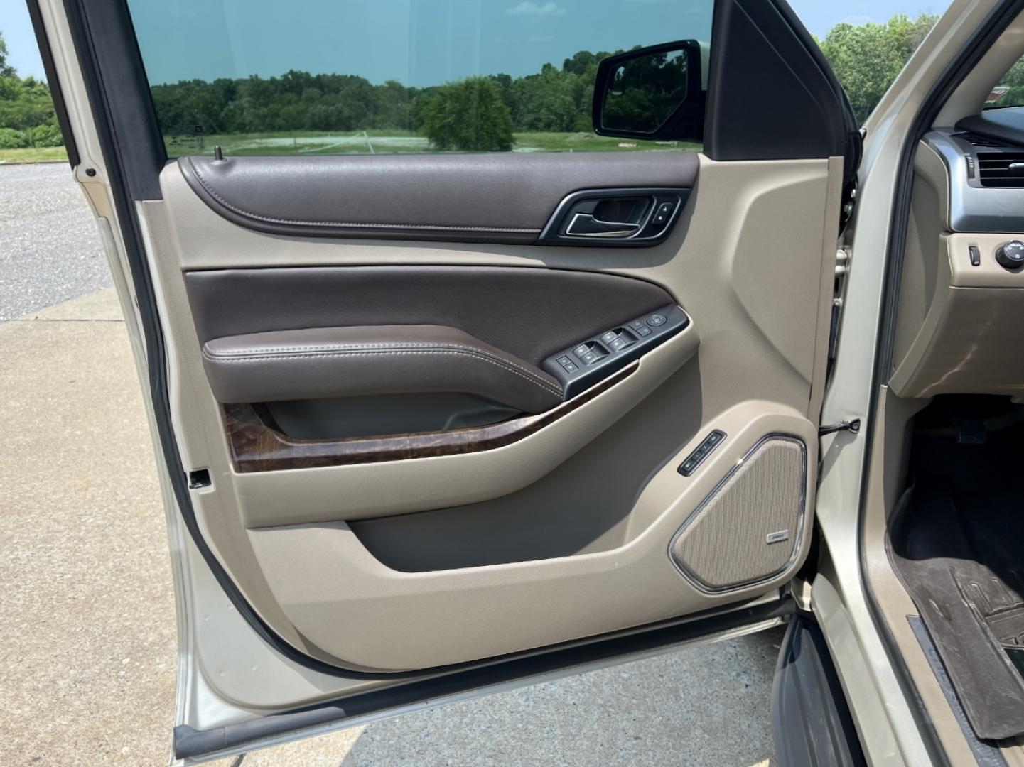 2017 GOLD /Tan Leather Chevrolet Tahoe LT 4WD (1GNSKBKC3HR) with an 5.3L V8 engine, Automatic transmission, located at 2990 Old Orchard Rd., Jackson, MO, 63755, 37.354214, -89.612106 - 2017 Chevrolet Tahoe 1500 LT 158xxx miles 4 Wheel Drive 5.3L V8 Automatic Leather 3rd Row Navigation Power/Heated Seats Rear Entertainment Backup Camera Sunroof Bluetooth Remote Start Cruise Power Windows/Locks/Mirrors We have financing available and we accept trades! Fill out a cred - Photo#17
