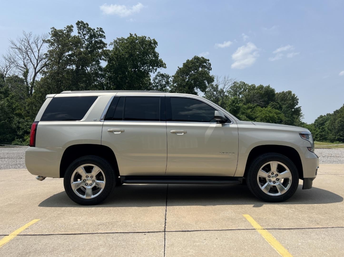 2017 GOLD /Tan Leather Chevrolet Tahoe LT 4WD (1GNSKBKC3HR) with an 5.3L V8 engine, Automatic transmission, located at 2990 Old Orchard Rd., Jackson, MO, 63755, 37.354214, -89.612106 - 2017 Chevrolet Tahoe 1500 LT 158xxx miles 4 Wheel Drive 5.3L V8 Automatic Leather 3rd Row Navigation Power/Heated Seats Rear Entertainment Backup Camera Sunroof Bluetooth Remote Start Cruise Power Windows/Locks/Mirrors We have financing available and we accept trades! Fill out a cred - Photo#12