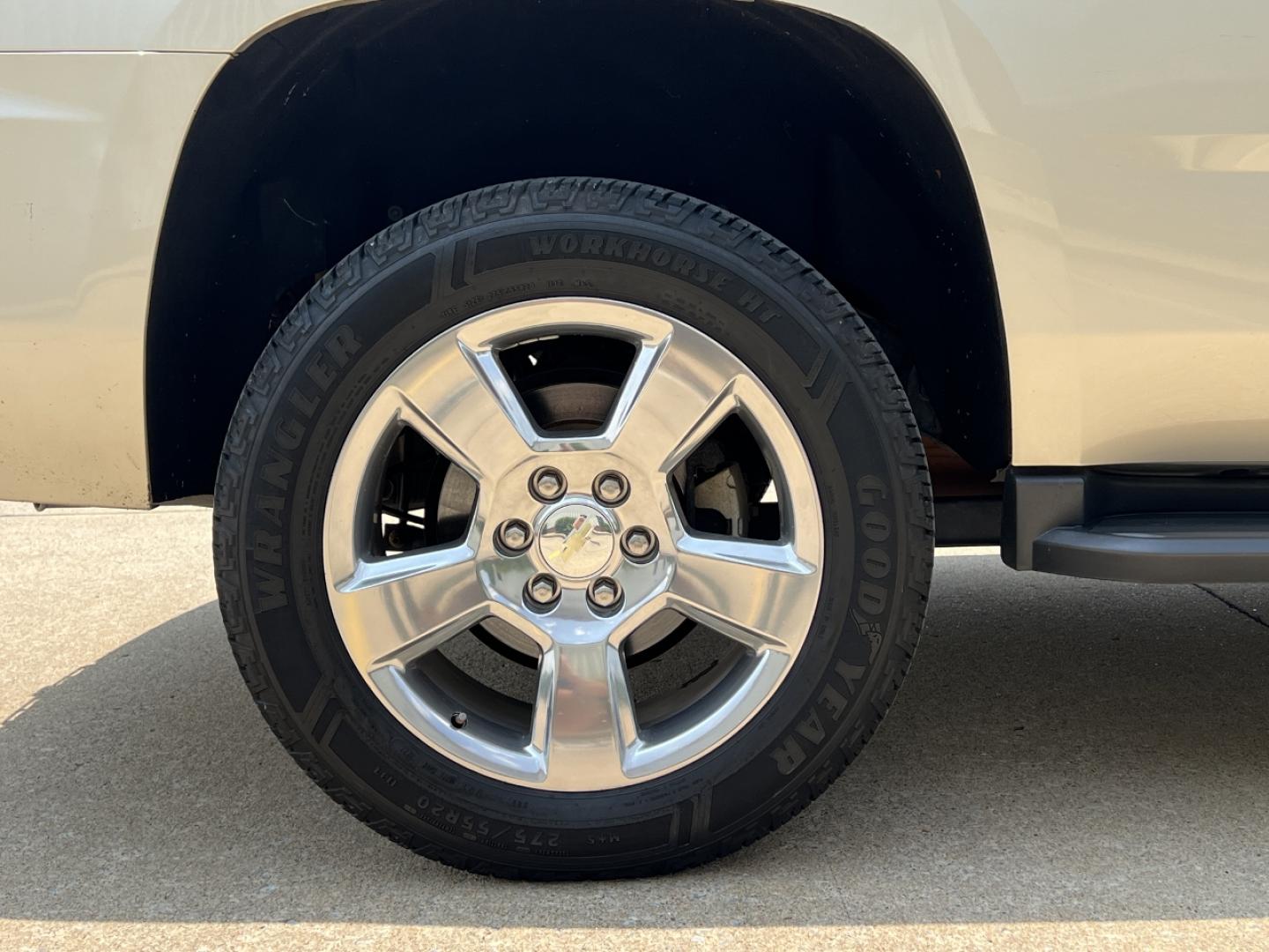 2017 GOLD /Tan Leather Chevrolet Tahoe LT 4WD (1GNSKBKC3HR) with an 5.3L V8 engine, Automatic transmission, located at 2990 Old Orchard Rd., Jackson, MO, 63755, 37.354214, -89.612106 - 2017 Chevrolet Tahoe 1500 LT 158xxx miles 4 Wheel Drive 5.3L V8 Automatic Leather 3rd Row Navigation Power/Heated Seats Rear Entertainment Backup Camera Sunroof Bluetooth Remote Start Cruise Power Windows/Locks/Mirrors We have financing available and we accept trades! Fill out a cred - Photo#43