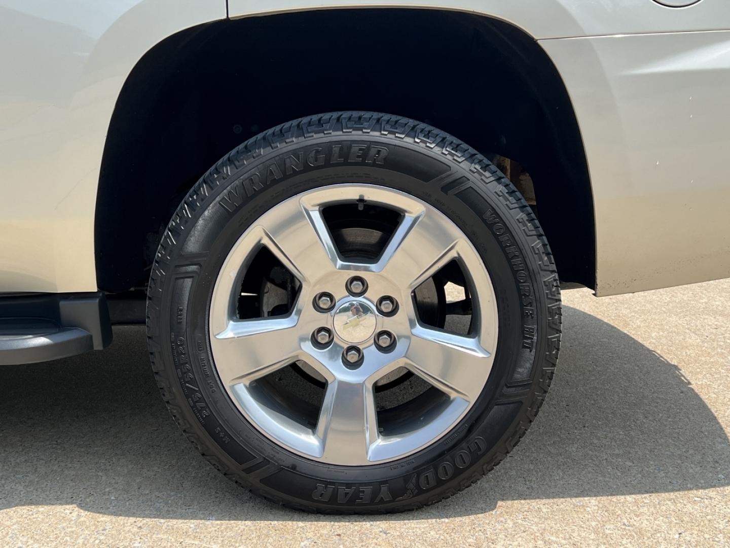 2017 GOLD /Tan Leather Chevrolet Tahoe LT 4WD (1GNSKBKC3HR) with an 5.3L V8 engine, Automatic transmission, located at 2990 Old Orchard Rd., Jackson, MO, 63755, 37.354214, -89.612106 - 2017 Chevrolet Tahoe 1500 LT 158xxx miles 4 Wheel Drive 5.3L V8 Automatic Leather 3rd Row Navigation Power/Heated Seats Rear Entertainment Backup Camera Sunroof Bluetooth Remote Start Cruise Power Windows/Locks/Mirrors We have financing available and we accept trades! Fill out a cred - Photo#42