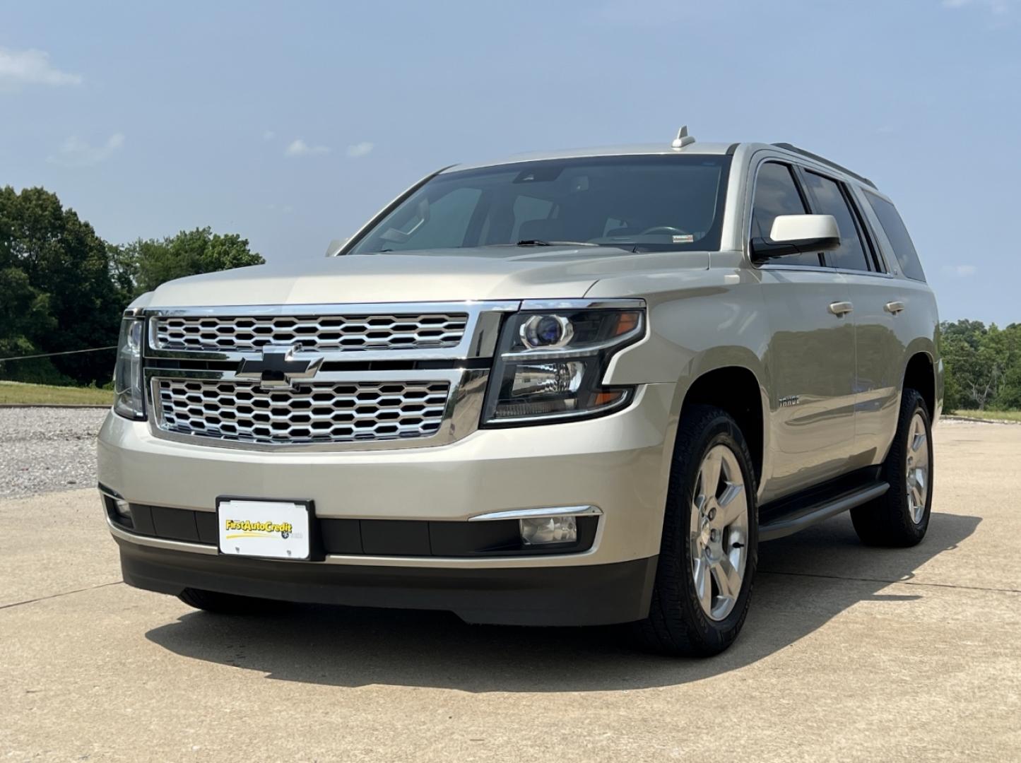 2017 GOLD /Tan Leather Chevrolet Tahoe LT 4WD (1GNSKBKC3HR) with an 5.3L V8 engine, Automatic transmission, located at 2990 Old Orchard Rd., Jackson, MO, 63755, 37.354214, -89.612106 - 2017 Chevrolet Tahoe 1500 LT 158xxx miles 4 Wheel Drive 5.3L V8 Automatic Leather 3rd Row Navigation Power/Heated Seats Rear Entertainment Backup Camera Sunroof Bluetooth Remote Start Cruise Power Windows/Locks/Mirrors We have financing available and we accept trades! Fill out a cred - Photo#10