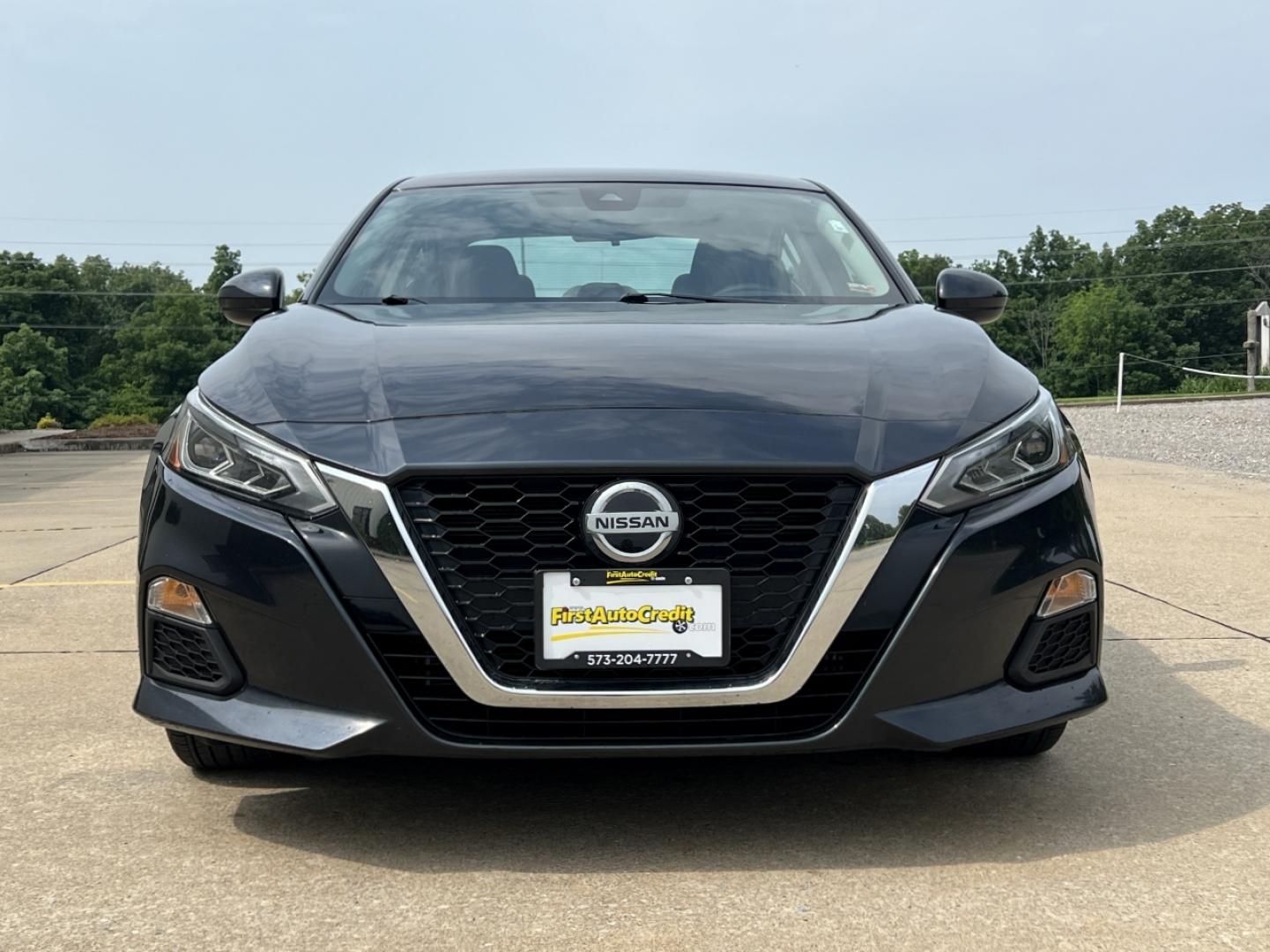 2022 BLUE /Black Cloth Nissan Altima 2.5 SV (1N4BL4DVXNN) with an 2.5L 4 Cyl. engine, CVT transmission, located at 2990 Old Orchard Rd., Jackson, MO, 63755, 37.354214, -89.612106 - 2022 Nissan Altima SV 1-Owner 94xxx miles Front Wheel Drive 2.5L 4 Cyl. Automatic Backup Camera Power Driver Seat Bluetooth Remote Start Cruise Power Windows/Locks/Mirrors We have financing available and we accept trades! Fill out a credit application on our website or come by today! If - Photo#11