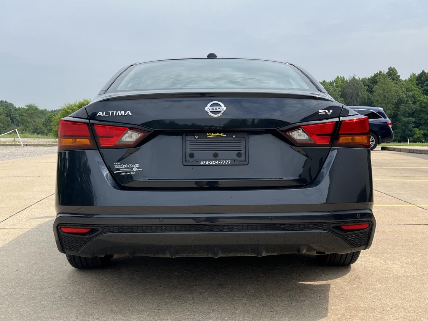 2022 BLUE /Black Cloth Nissan Altima 2.5 SV (1N4BL4DVXNN) with an 2.5L 4 Cyl. engine, CVT transmission, located at 2990 Old Orchard Rd., Jackson, MO, 63755, 37.354214, -89.612106 - 2022 Nissan Altima SV 1-Owner 94xxx miles Front Wheel Drive 2.5L 4 Cyl. Automatic Backup Camera Power Driver Seat Bluetooth Remote Start Cruise Power Windows/Locks/Mirrors We have financing available and we accept trades! Fill out a credit application on our website or come by today! If - Photo#10