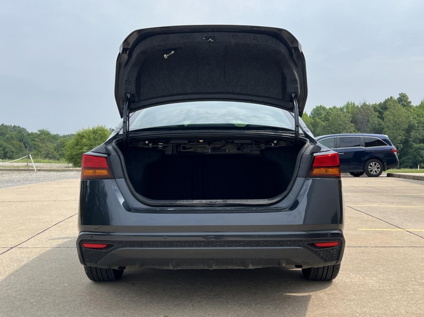 2022 BLUE /Black Cloth Nissan Altima 2.5 SV (1N4BL4DVXNN) with an 2.5L 4 Cyl. engine, CVT transmission, located at 2990 Old Orchard Rd., Jackson, MO, 63755, 37.354214, -89.612106 - 2022 Nissan Altima SV 1-Owner 94xxx miles Front Wheel Drive 2.5L 4 Cyl. Automatic Backup Camera Power Driver Seat Bluetooth Remote Start Cruise Power Windows/Locks/Mirrors We have financing available and we accept trades! Fill out a credit application on our website or come by today! If - Photo#15