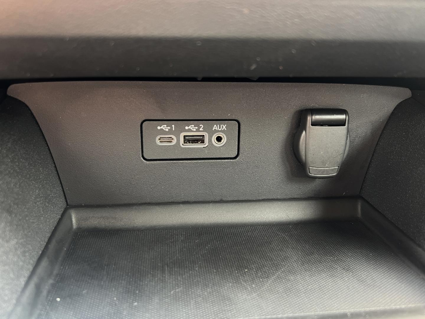 2022 BLUE /Black Cloth Nissan Altima 2.5 SV (1N4BL4DVXNN) with an 2.5L 4 Cyl. engine, CVT transmission, located at 2990 Old Orchard Rd., Jackson, MO, 63755, 37.354214, -89.612106 - 2022 Nissan Altima SV 1-Owner 94xxx miles Front Wheel Drive 2.5L 4 Cyl. Automatic Backup Camera Power Driver Seat Bluetooth Remote Start Cruise Power Windows/Locks/Mirrors We have financing available and we accept trades! Fill out a credit application on our website or come by today! If - Photo#23