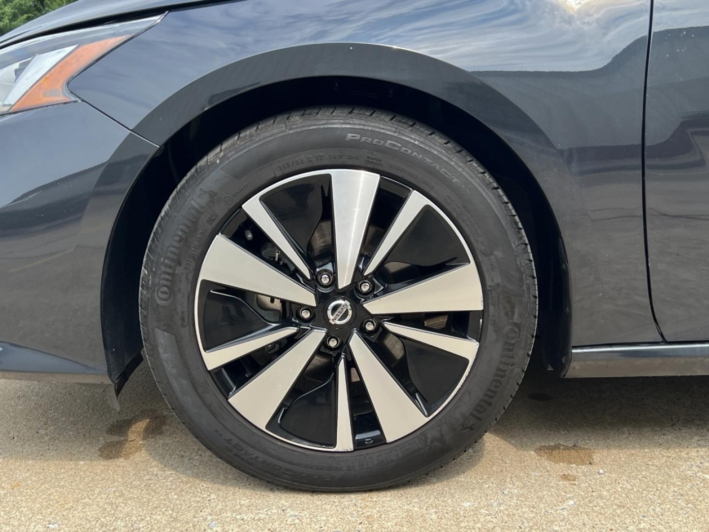 2022 BLUE /Black Cloth Nissan Altima 2.5 SV (1N4BL4DVXNN) with an 2.5L 4 Cyl. engine, CVT transmission, located at 2990 Old Orchard Rd., Jackson, MO, 63755, 37.354214, -89.612106 - 2022 Nissan Altima SV 1-Owner 94xxx miles Front Wheel Drive 2.5L 4 Cyl. Automatic Backup Camera Power Driver Seat Bluetooth Remote Start Cruise Power Windows/Locks/Mirrors We have financing available and we accept trades! Fill out a credit application on our website or come by today! If - Photo#29