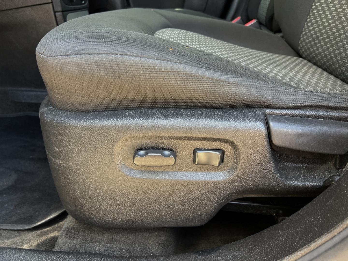 2010 BLACK /Black Cloth Chevrolet HHR LT1 (3GNBABDB0AS) with an 2.2L 4 Cyl. engine, Automatic transmission, located at 2990 Old Orchard Rd., Jackson, MO, 63755, 37.354214, -89.612106 - 2010 Chevrolet HHR LT 161xxx miles Front Wheel Drive 2.2L 4 Cyl. Automatic New Tires Power Driver Seat Backup Camera Remote Start Cruise Power Windows/Locks/Mirrors We have financing available and we accept trades! Fill out a credit application on our website or come by today! If you hav - Photo#3