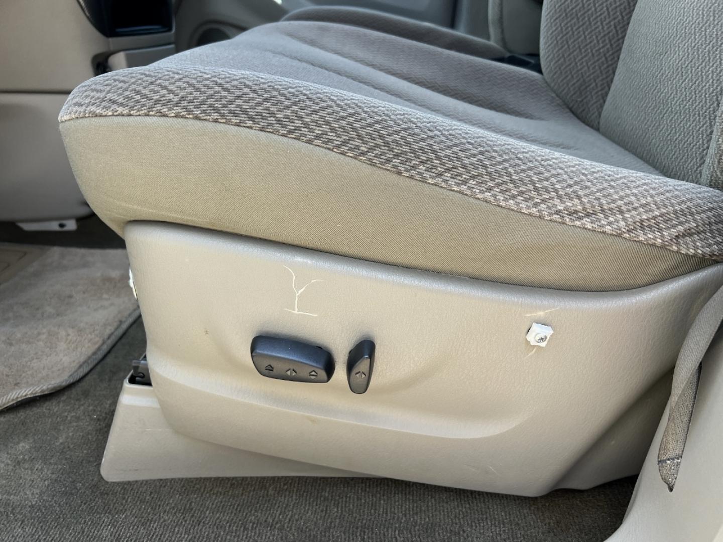 2007 GOLD /Tan Cloth Dodge Caravan SXT (1D4GP45R47B) with an 3.3L V6 engine, Automatic transmission, located at 2990 Old Orchard Rd., Jackson, MO, 63755, 37.354214, -89.612106 - 2007 Dodge Caravan SXT 152xxx miles Front Wheel Drive 3.3L V6 Automatic 3rd Row Power Driver Seat Cruise Power Windows/Locks/Mirrors We have financing available and we accept trades! Fill out a credit application on our website or come by today! If you have any questions, give us a call at - Photo#2