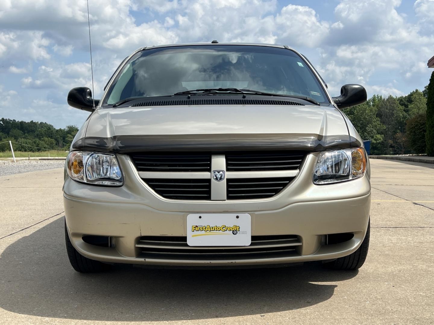 2007 GOLD /Tan Cloth Dodge Caravan SXT (1D4GP45R47B) with an 3.3L V6 engine, Automatic transmission, located at 2990 Old Orchard Rd., Jackson, MO, 63755, 37.354214, -89.612106 - 2007 Dodge Caravan SXT 152xxx miles Front Wheel Drive 3.3L V6 Automatic 3rd Row Power Driver Seat Cruise Power Windows/Locks/Mirrors We have financing available and we accept trades! Fill out a credit application on our website or come by today! If you have any questions, give us a call at - Photo#9