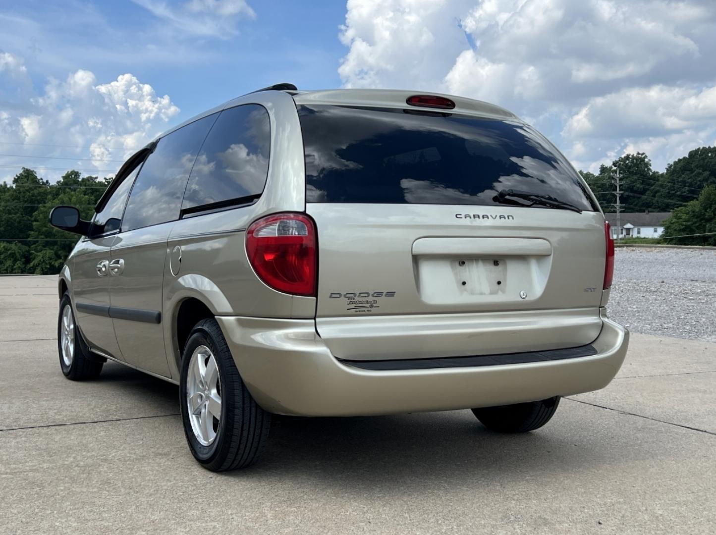2007 GOLD /Tan Cloth Dodge Caravan SXT (1D4GP45R47B) with an 3.3L V6 engine, Automatic transmission, located at 2990 Old Orchard Rd., Jackson, MO, 63755, 37.354214, -89.612106 - 2007 Dodge Caravan SXT 152xxx miles Front Wheel Drive 3.3L V6 Automatic 3rd Row Power Driver Seat Cruise Power Windows/Locks/Mirrors We have financing available and we accept trades! Fill out a credit application on our website or come by today! If you have any questions, give us a call at - Photo#7