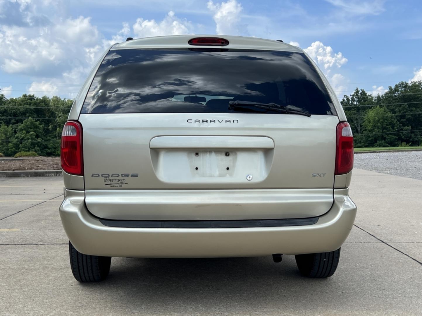 2007 GOLD /Tan Cloth Dodge Caravan SXT (1D4GP45R47B) with an 3.3L V6 engine, Automatic transmission, located at 2990 Old Orchard Rd., Jackson, MO, 63755, 37.354214, -89.612106 - 2007 Dodge Caravan SXT 152xxx miles Front Wheel Drive 3.3L V6 Automatic 3rd Row Power Driver Seat Cruise Power Windows/Locks/Mirrors We have financing available and we accept trades! Fill out a credit application on our website or come by today! If you have any questions, give us a call at - Photo#8