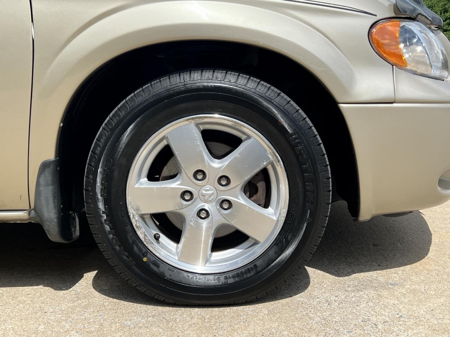2007 GOLD /Tan Cloth Dodge Caravan SXT (1D4GP45R47B) with an 3.3L V6 engine, Automatic transmission, located at 2990 Old Orchard Rd., Jackson, MO, 63755, 37.354214, -89.612106 - 2007 Dodge Caravan SXT 152xxx miles Front Wheel Drive 3.3L V6 Automatic 3rd Row Power Driver Seat Cruise Power Windows/Locks/Mirrors We have financing available and we accept trades! Fill out a credit application on our website or come by today! If you have any questions, give us a call at - Photo#33