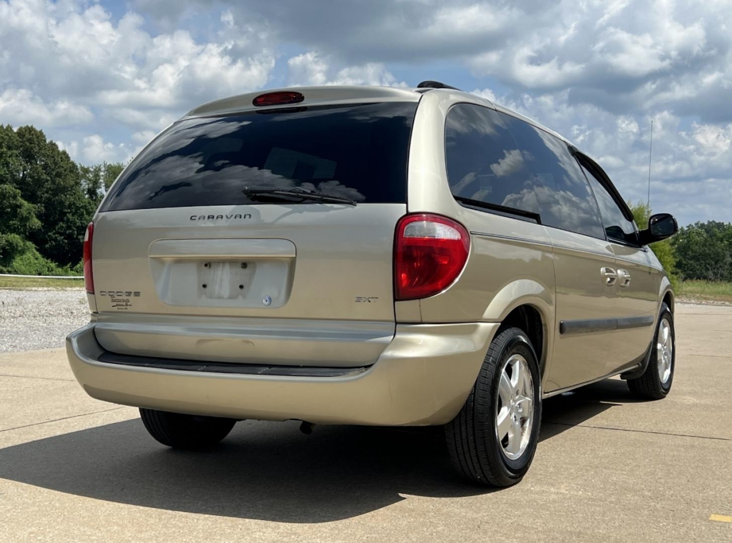 2007 GOLD /Tan Cloth Dodge Caravan SXT (1D4GP45R47B) with an 3.3L V6 engine, Automatic transmission, located at 2990 Old Orchard Rd., Jackson, MO, 63755, 37.354214, -89.612106 - 2007 Dodge Caravan SXT 152xxx miles Front Wheel Drive 3.3L V6 Automatic 3rd Row Power Driver Seat Cruise Power Windows/Locks/Mirrors We have financing available and we accept trades! Fill out a credit application on our website or come by today! If you have any questions, give us a call at - Photo#6