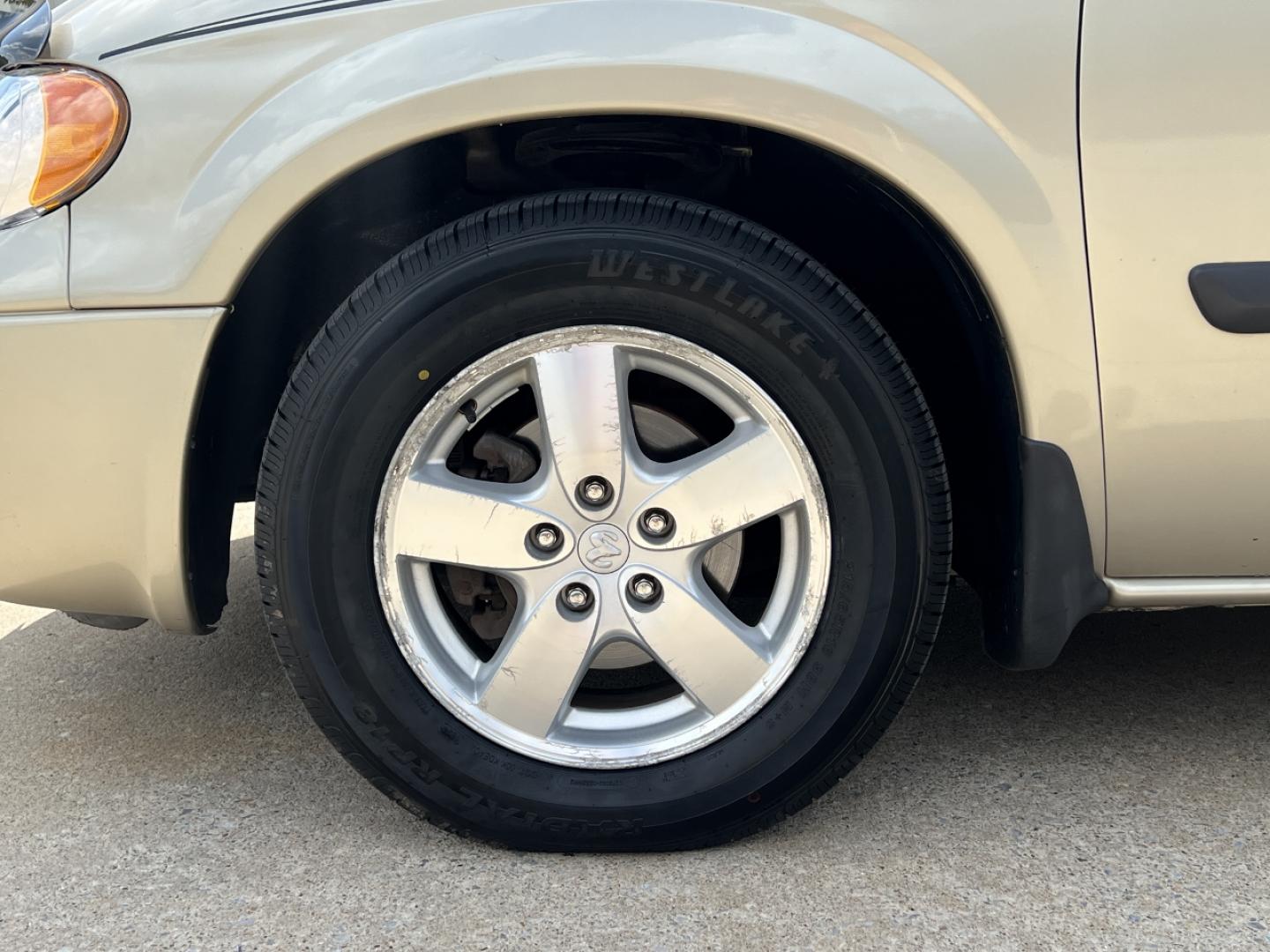 2007 GOLD /Tan Cloth Dodge Caravan SXT (1D4GP45R47B) with an 3.3L V6 engine, Automatic transmission, located at 2990 Old Orchard Rd., Jackson, MO, 63755, 37.354214, -89.612106 - 2007 Dodge Caravan SXT 152xxx miles Front Wheel Drive 3.3L V6 Automatic 3rd Row Power Driver Seat Cruise Power Windows/Locks/Mirrors We have financing available and we accept trades! Fill out a credit application on our website or come by today! If you have any questions, give us a call at - Photo#29