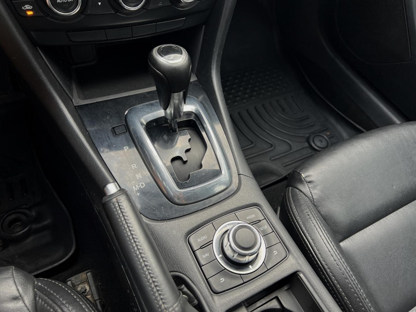 2014 WHITE /Black Leather Mazda Mazda6 i Touring (JM1GJ1V63E1) with an 2.5L 4 Cyl. engine, Automatic transmission, located at 2990 Old Orchard Rd., Jackson, MO, 63755, 37.354214, -89.612106 - 2014 Mazda 6 Touring 1-Owner 217xxx miles Front Wheel Drive 2.5L 4 Cyl. Automatic Leather Backup Camera Power Driver Seat Bluetooth Cruise Power Windows/Locks/Mirrors We have financing available and we accept trades! Fill out a credit application on our website or come by today! If you - Photo#22