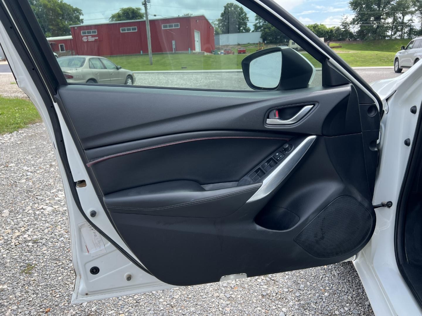 2014 WHITE /Black Leather Mazda Mazda6 i Touring (JM1GJ1V63E1) with an 2.5L 4 Cyl. engine, Automatic transmission, located at 2990 Old Orchard Rd., Jackson, MO, 63755, 37.354214, -89.612106 - 2014 Mazda 6 Touring 1-Owner 217xxx miles Front Wheel Drive 2.5L 4 Cyl. Automatic Leather Backup Camera Power Driver Seat Bluetooth Cruise Power Windows/Locks/Mirrors We have financing available and we accept trades! Fill out a credit application on our website or come by today! If you - Photo#11