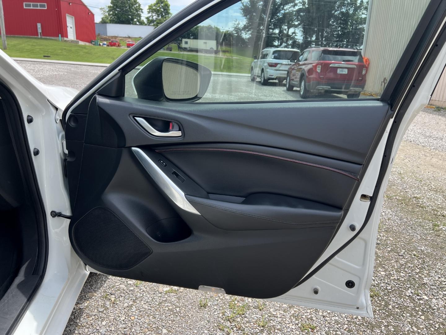 2014 WHITE /Black Leather Mazda Mazda6 i Touring (JM1GJ1V63E1) with an 2.5L 4 Cyl. engine, Automatic transmission, located at 2990 Old Orchard Rd., Jackson, MO, 63755, 37.354214, -89.612106 - 2014 Mazda 6 Touring 1-Owner 217xxx miles Front Wheel Drive 2.5L 4 Cyl. Automatic Leather Backup Camera Power Driver Seat Bluetooth Cruise Power Windows/Locks/Mirrors We have financing available and we accept trades! Fill out a credit application on our website or come by today! If you - Photo#13