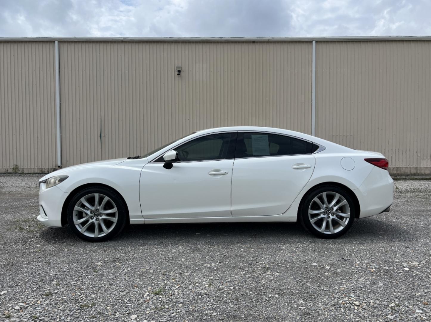 2014 WHITE /Black Leather Mazda Mazda6 i Touring (JM1GJ1V63E1) with an 2.5L 4 Cyl. engine, Automatic transmission, located at 2990 Old Orchard Rd., Jackson, MO, 63755, 37.354214, -89.612106 - 2014 Mazda 6 Touring 1-Owner 217xxx miles Front Wheel Drive 2.5L 4 Cyl. Automatic Leather Backup Camera Power Driver Seat Bluetooth Cruise Power Windows/Locks/Mirrors We have financing available and we accept trades! Fill out a credit application on our website or come by today! If you - Photo#5