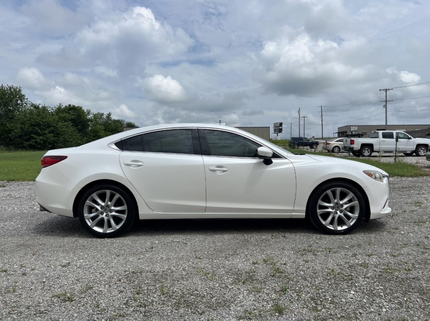 2014 WHITE /Black Leather Mazda Mazda6 i Touring (JM1GJ1V63E1) with an 2.5L 4 Cyl. engine, Automatic transmission, located at 2990 Old Orchard Rd., Jackson, MO, 63755, 37.354214, -89.612106 - 2014 Mazda 6 Touring 1-Owner 217xxx miles Front Wheel Drive 2.5L 4 Cyl. Automatic Leather Backup Camera Power Driver Seat Bluetooth Cruise Power Windows/Locks/Mirrors We have financing available and we accept trades! Fill out a credit application on our website or come by today! If you - Photo#6