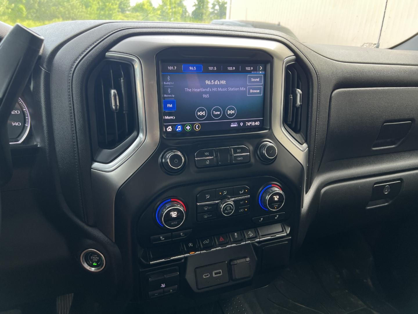 2019 WHITE /Black Cloth Chevrolet Silverado 1500 LT Trail Boss Crew Cab Long Box 4WD (1GCPYFED8KZ) with an 5.3L V8 engine, Automatic transmission, located at 2990 Old Orchard Rd., Jackson, MO, 63755, 37.354214, -89.612106 - We have financing available and we accept trades! Fill out a credit application on our website or come by today! If you have any questions, give us a call at (573) 204-7777 or visit our website at firstautocredit.com. - Photo#5
